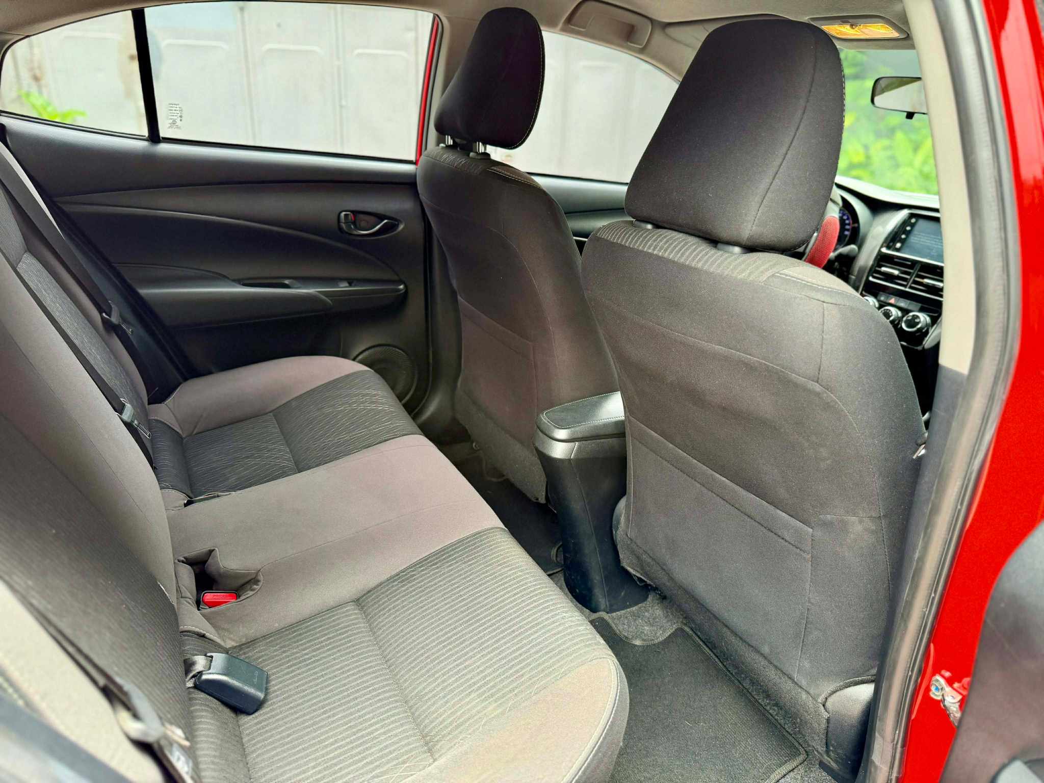2025 TOYOTA VIOS XLE AT GAS (NHU9123) - Image 2