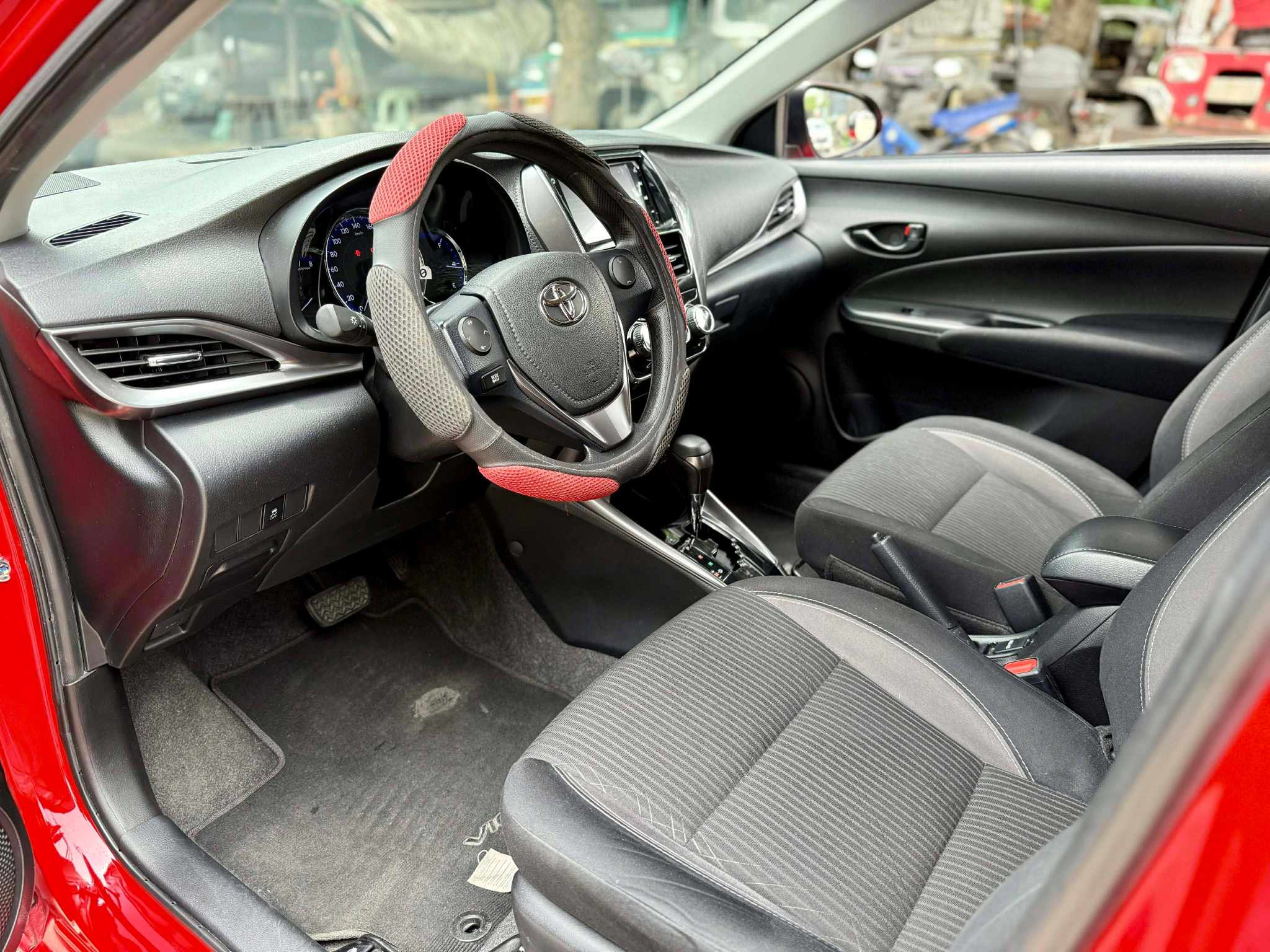 2025 TOYOTA VIOS XLE AT GAS (NHU9123) - Image 4