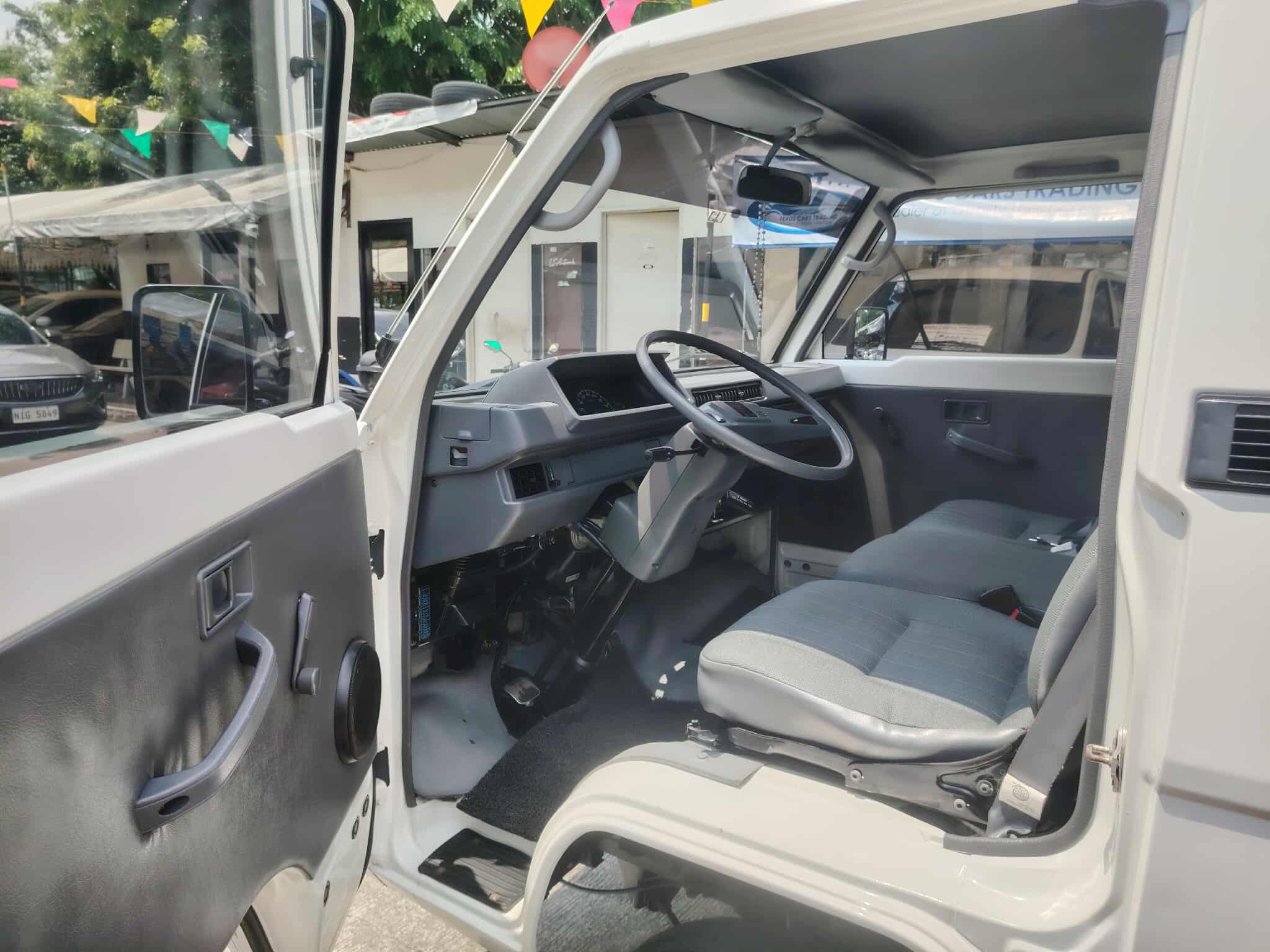 2023 MITSUBISHI L300 DUAL AIRCON MT DIESEL (NFA3563) - Image 2