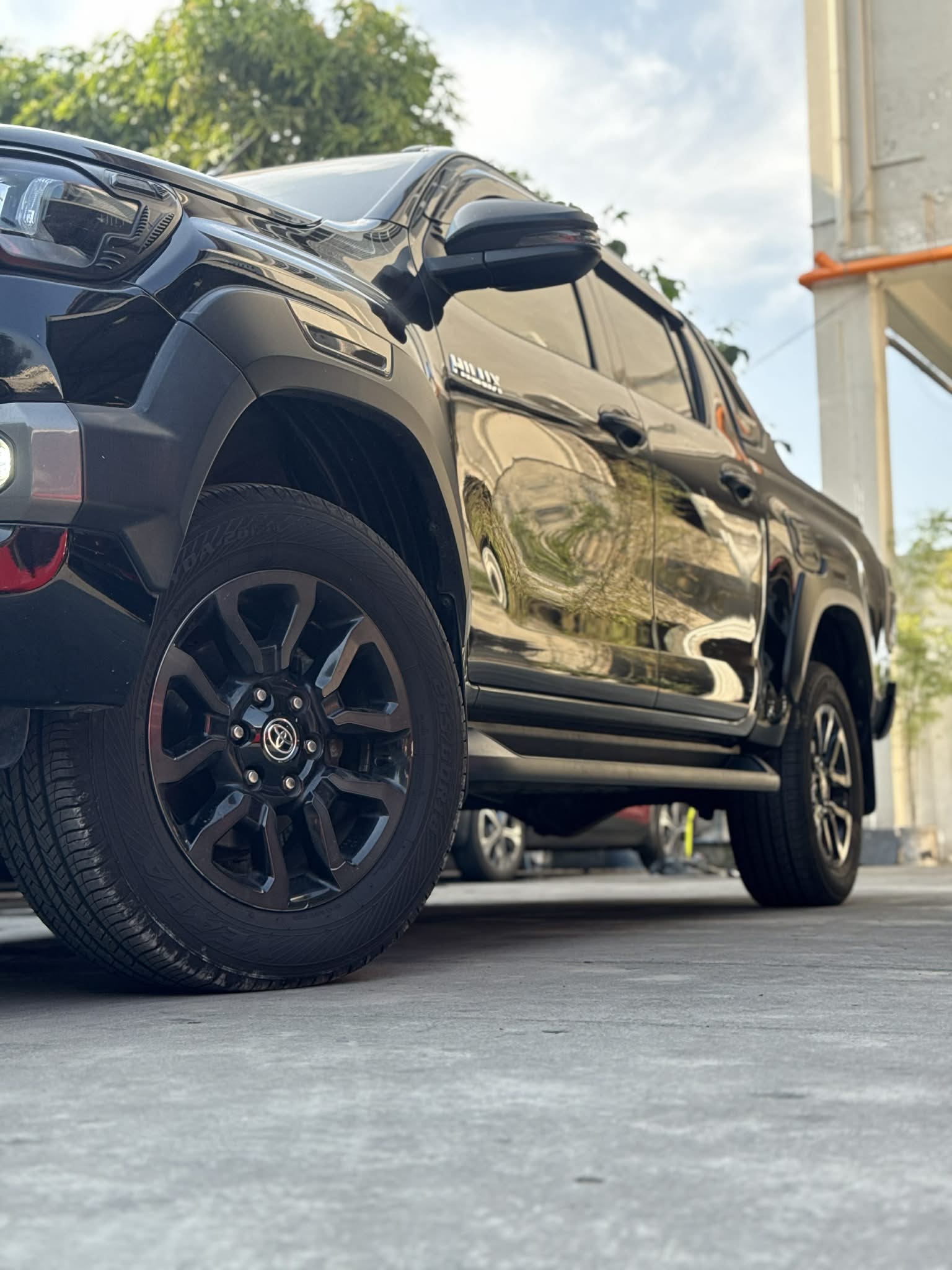 2021 TOYOTA HILUX CONQUEST V 4X2 AT DIESEL (NEX3305) - Image 2