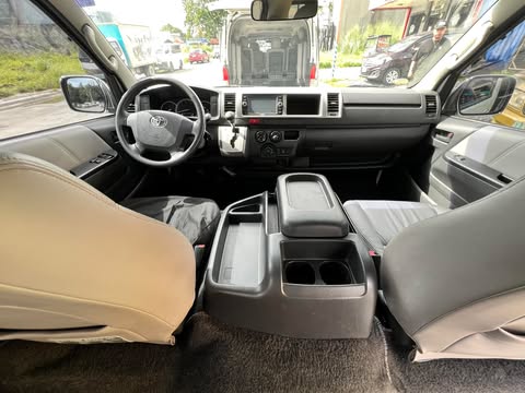 2019 TOYOTA HIACE SUPER GRANDIA 3.0 AT DIESEL (NDQ4159) - Image 4