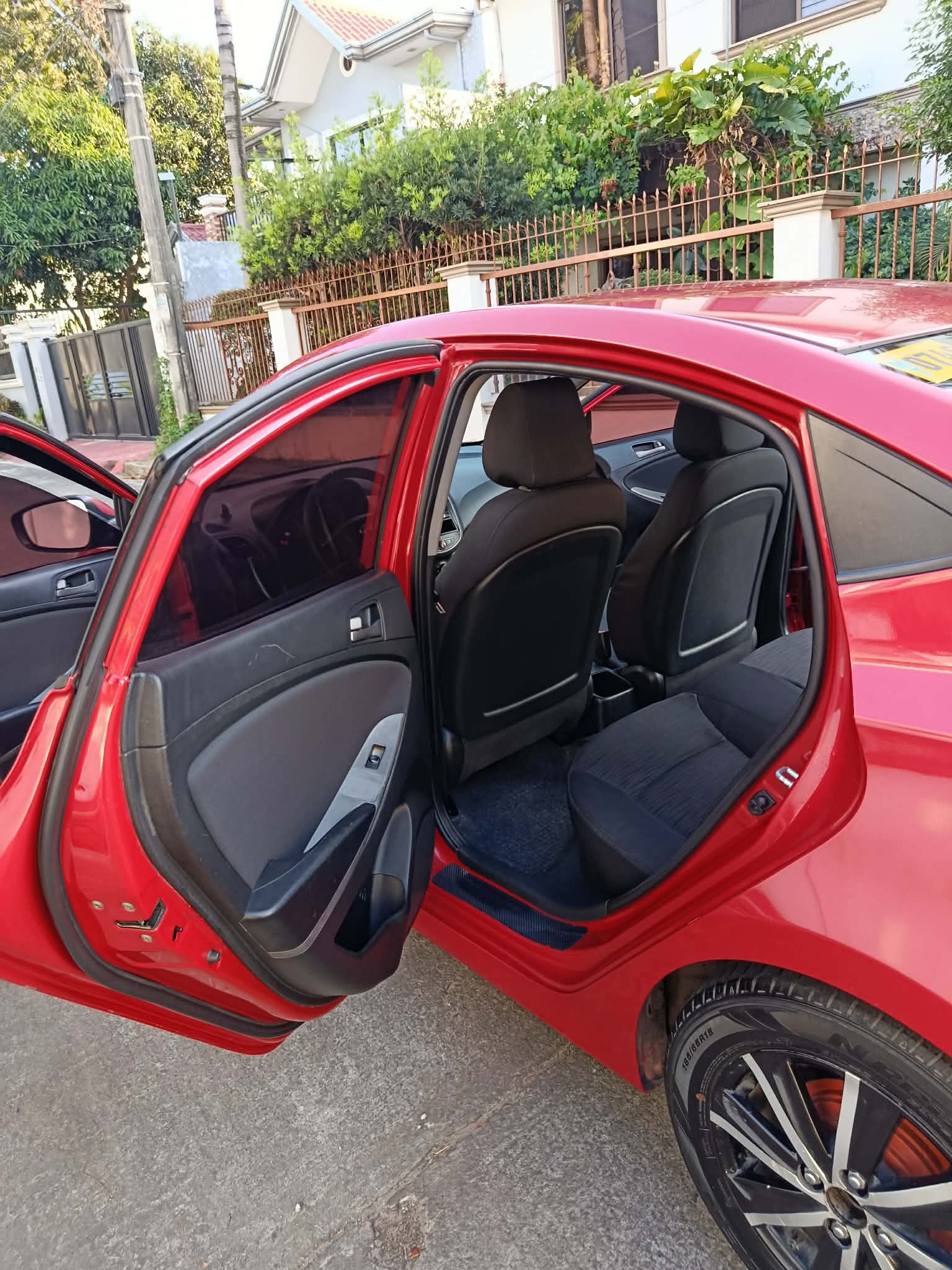 2017 HYUNDAI ACCENT CVT AT GAS - Image 2