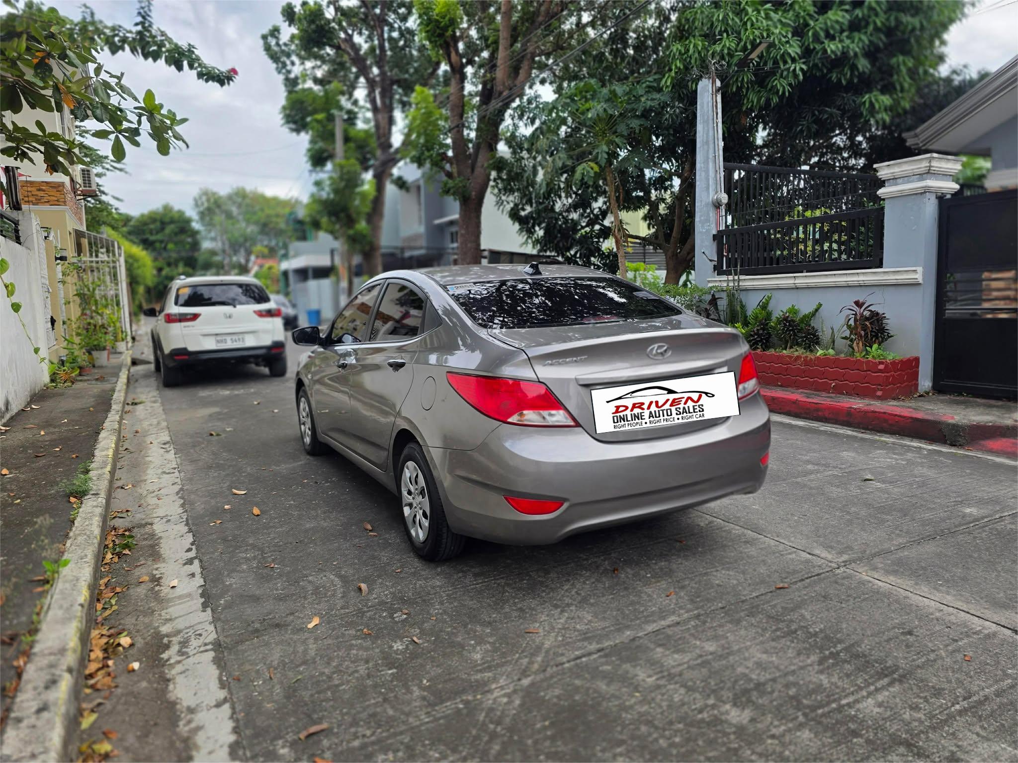 2018 HYUNDAI ACCENT AT GAS - Image 2