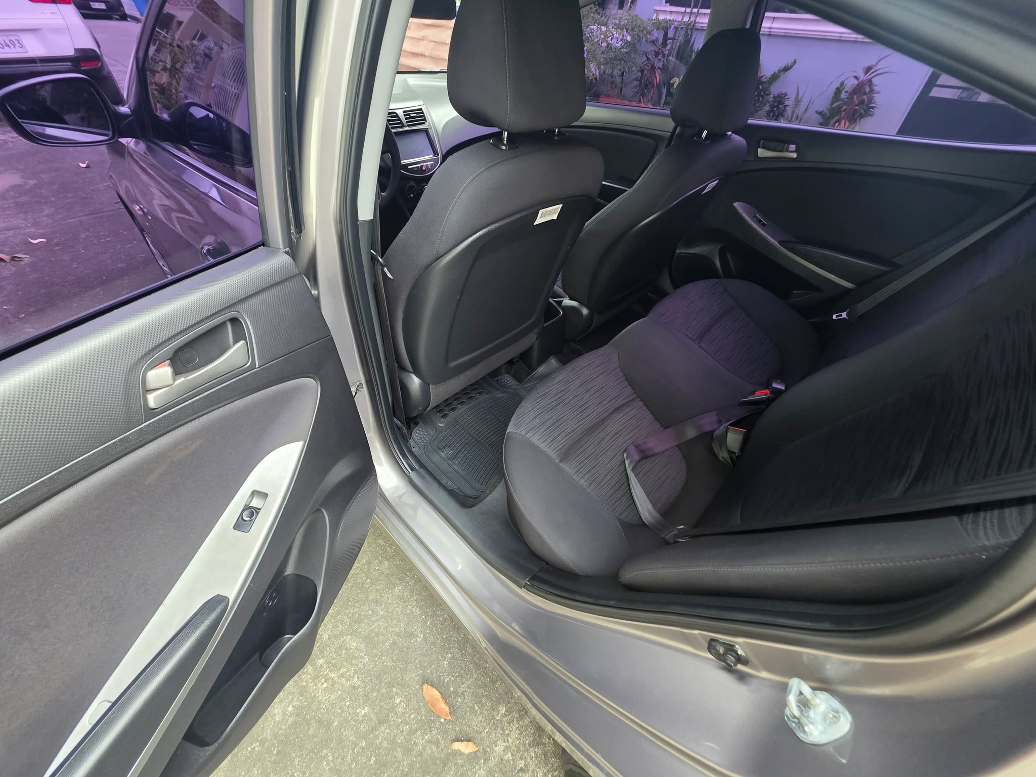 2018 HYUNDAI ACCENT AT GAS - Image 3