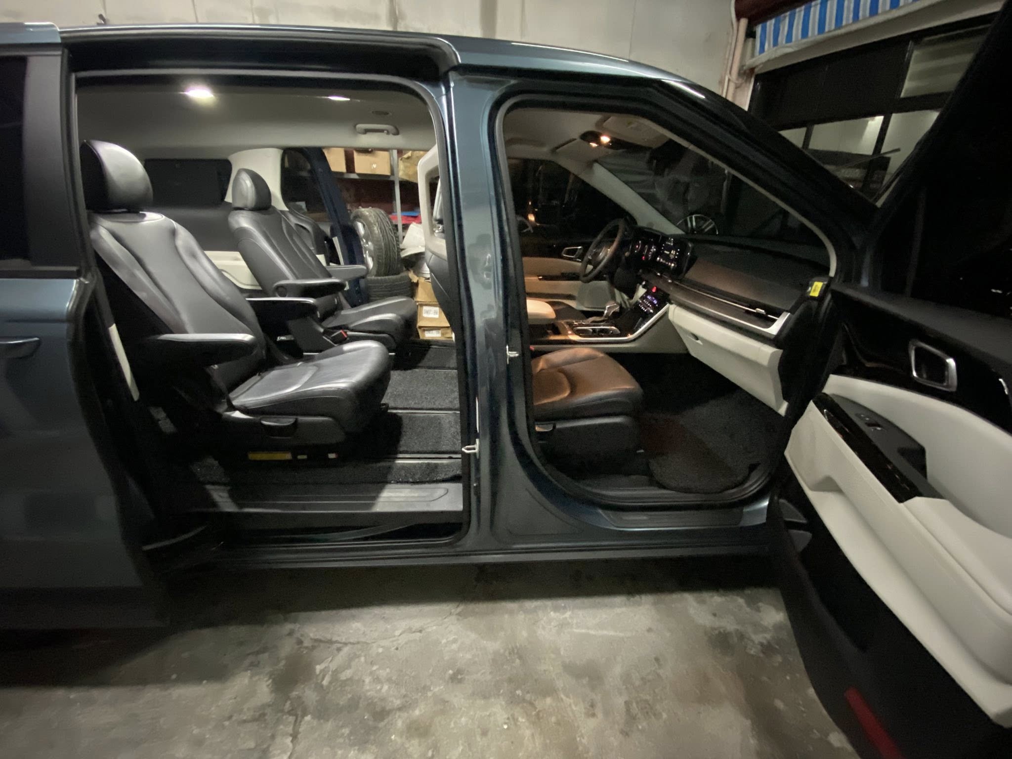 2023 KIA CARNIVAL 2.2L EX CRDI AT DIESEL (NIH7949) - Image 4