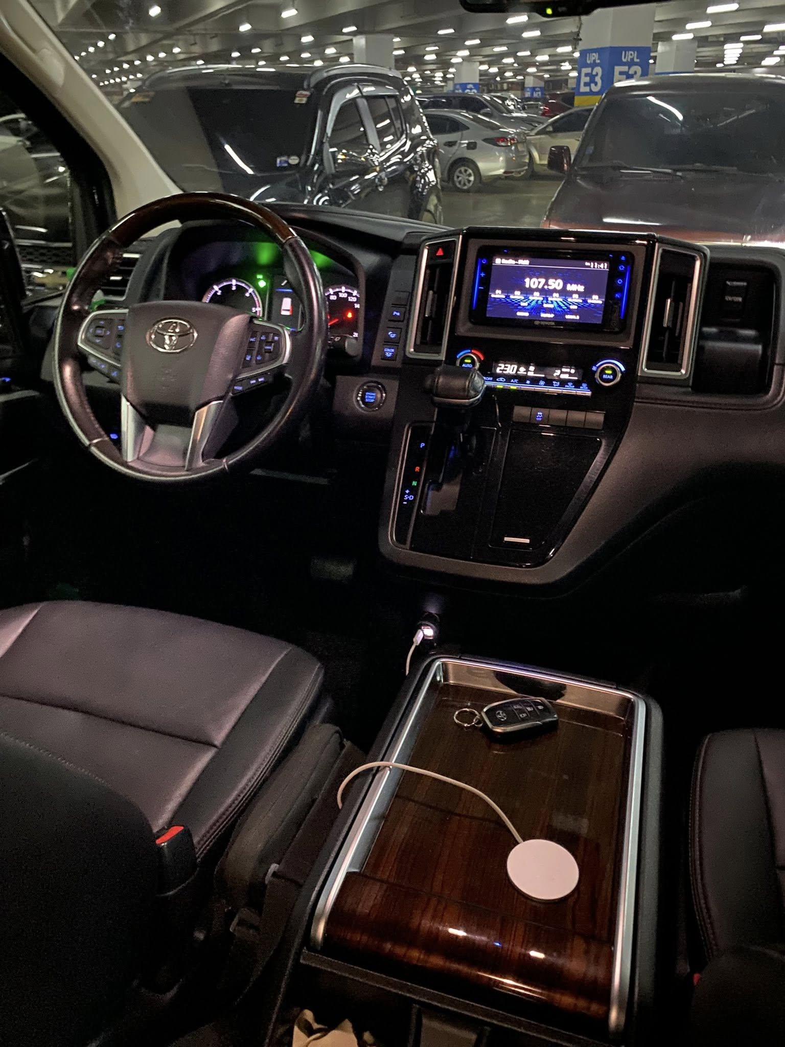 2021 TOYOTA HIACE SUPER GRANDIA ELITE 2.8L AT DIESEL (NDZ9680) - Image 2