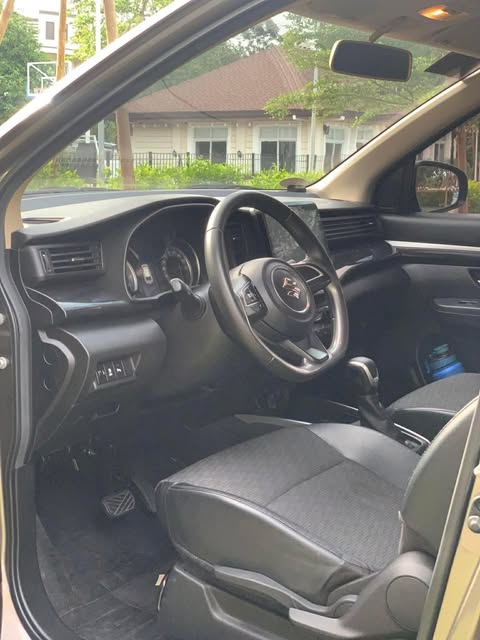 2023 SUZUKI XL7 GLX AT GAS - Image 4