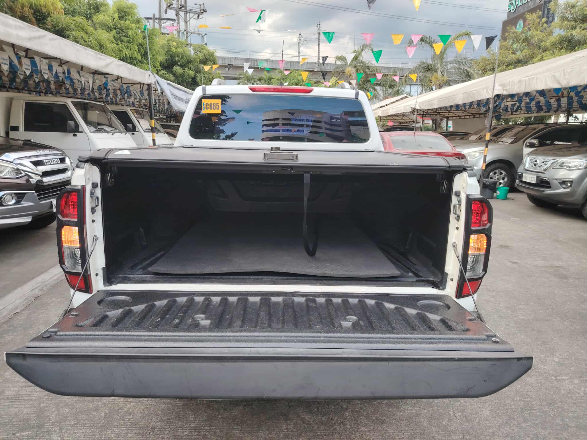 2019 NISSAN NAVARA CALIBRE EL MT DIESEL (NEI2995) - Image 2