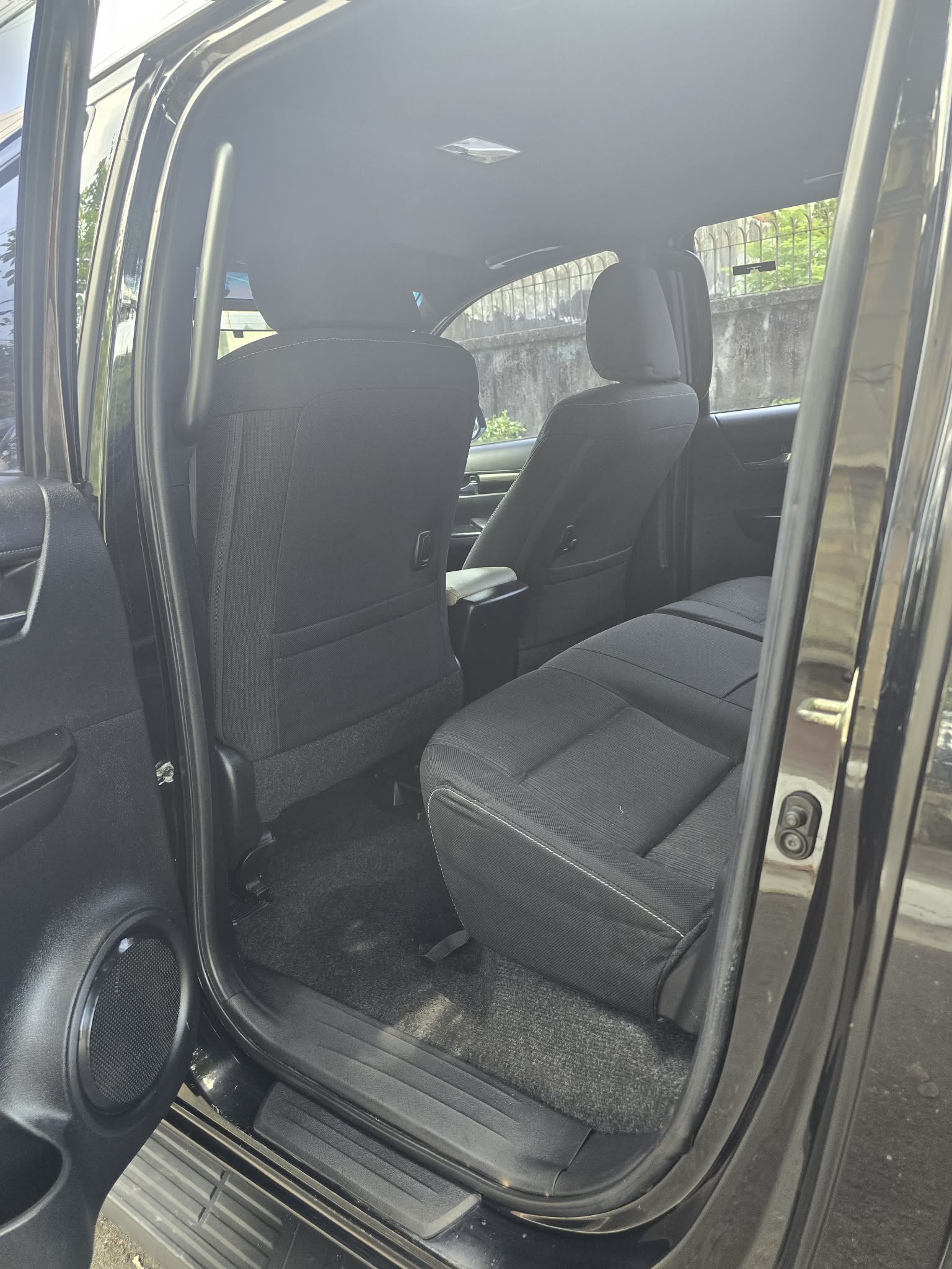 2019 TOYOTA HILUX CONQUEST 4x4 AT DIESEL - Image 4
