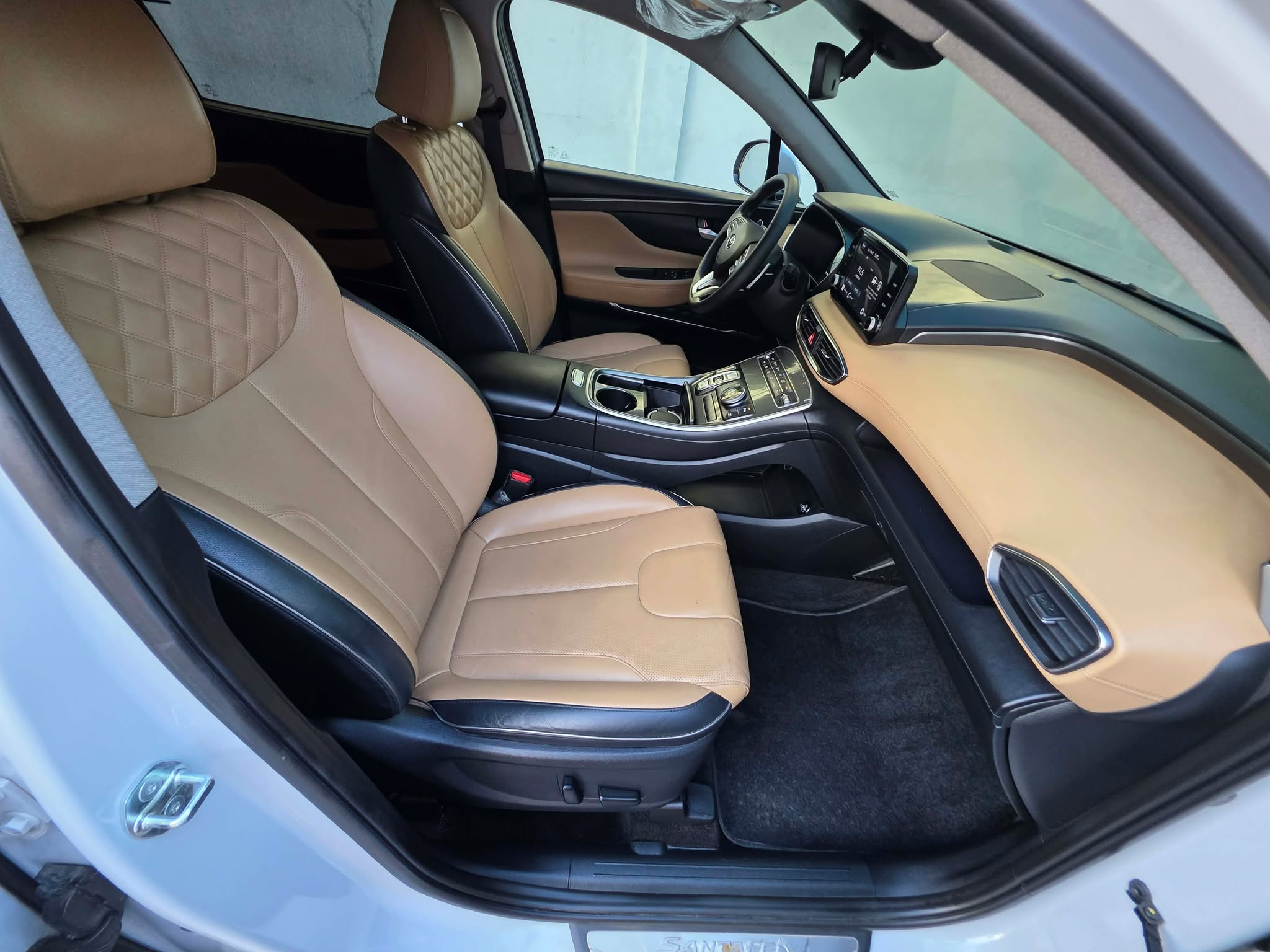 2023 HYUNDAI STA FE 2.2L CRDI AT DIESEL - Image 2