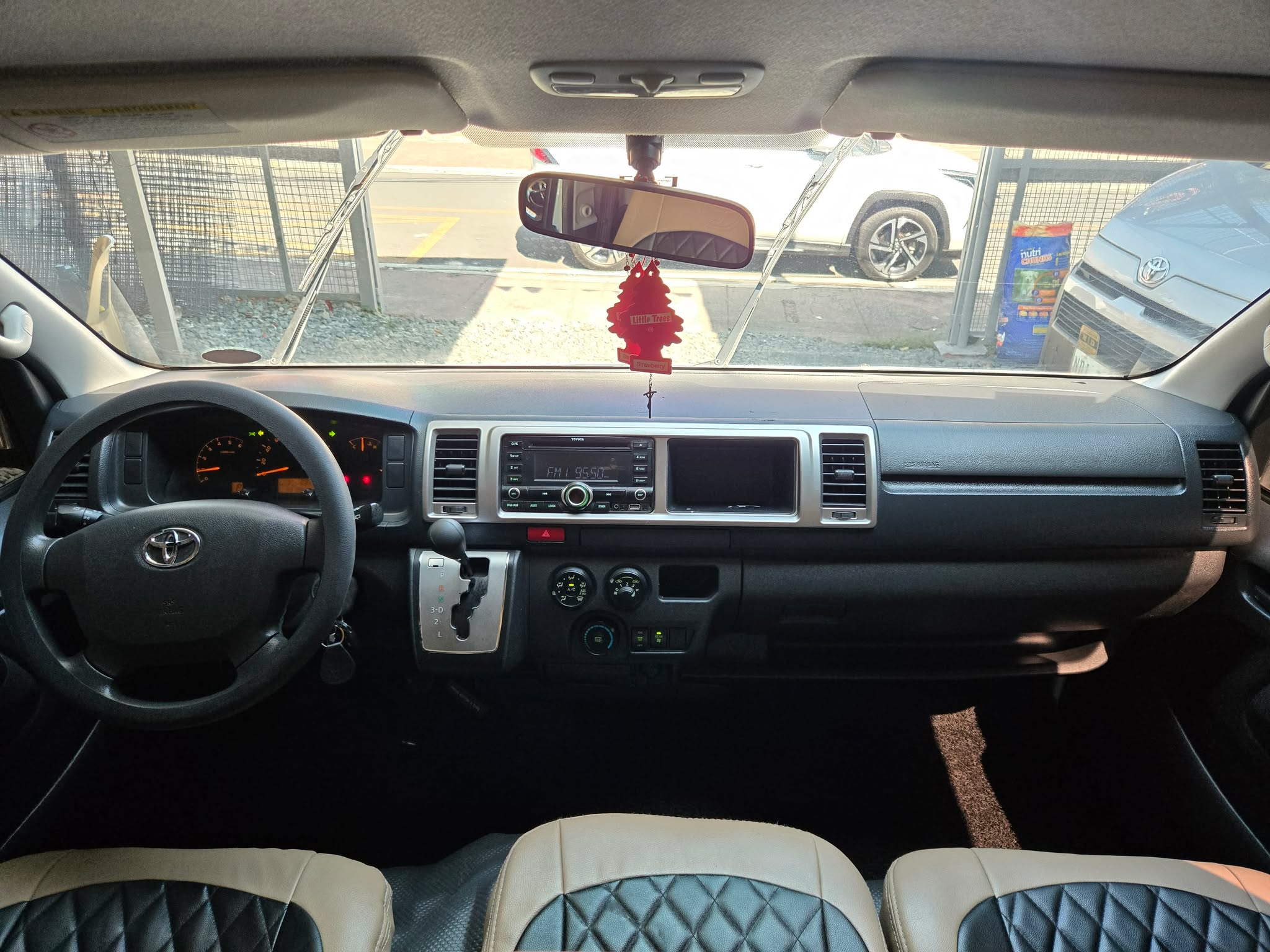 2018 TOYOTA HIACE GL GRANDIA  MT DIESEL (NCA5497) - Image 6