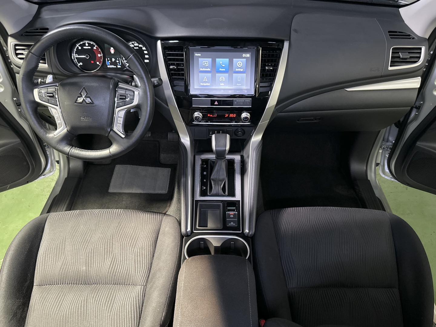2023 MITUSUBISHI MONTERO 2.4 GLS 4X2 AT DIESEL - Image 6