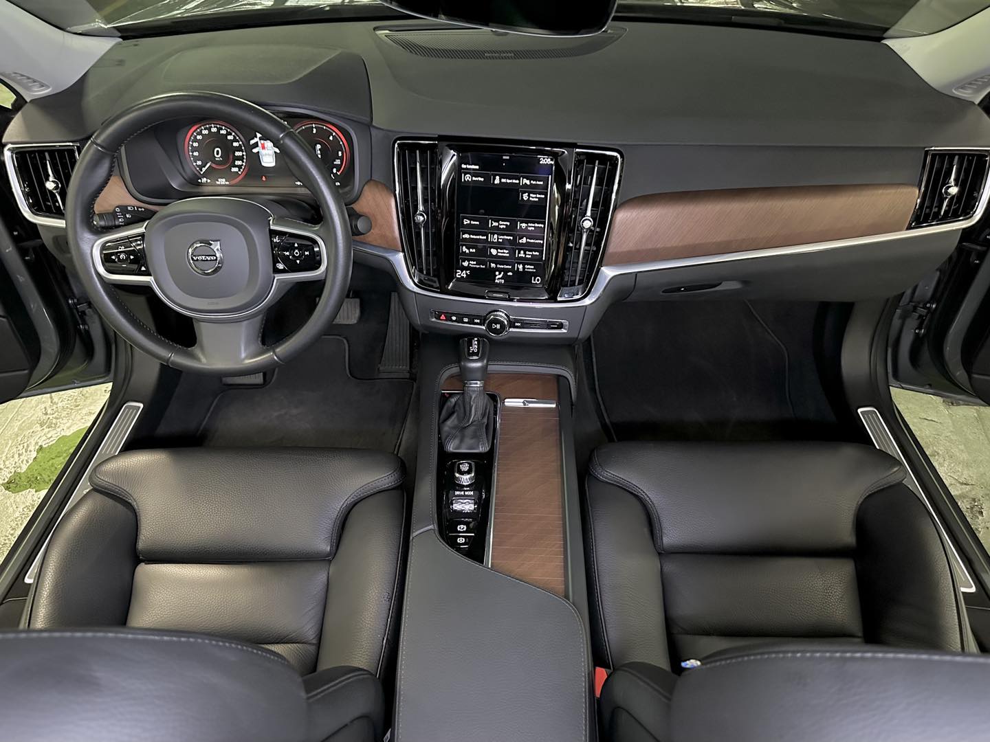 2021 VOLVO S90 AT DIESEL - Image 4