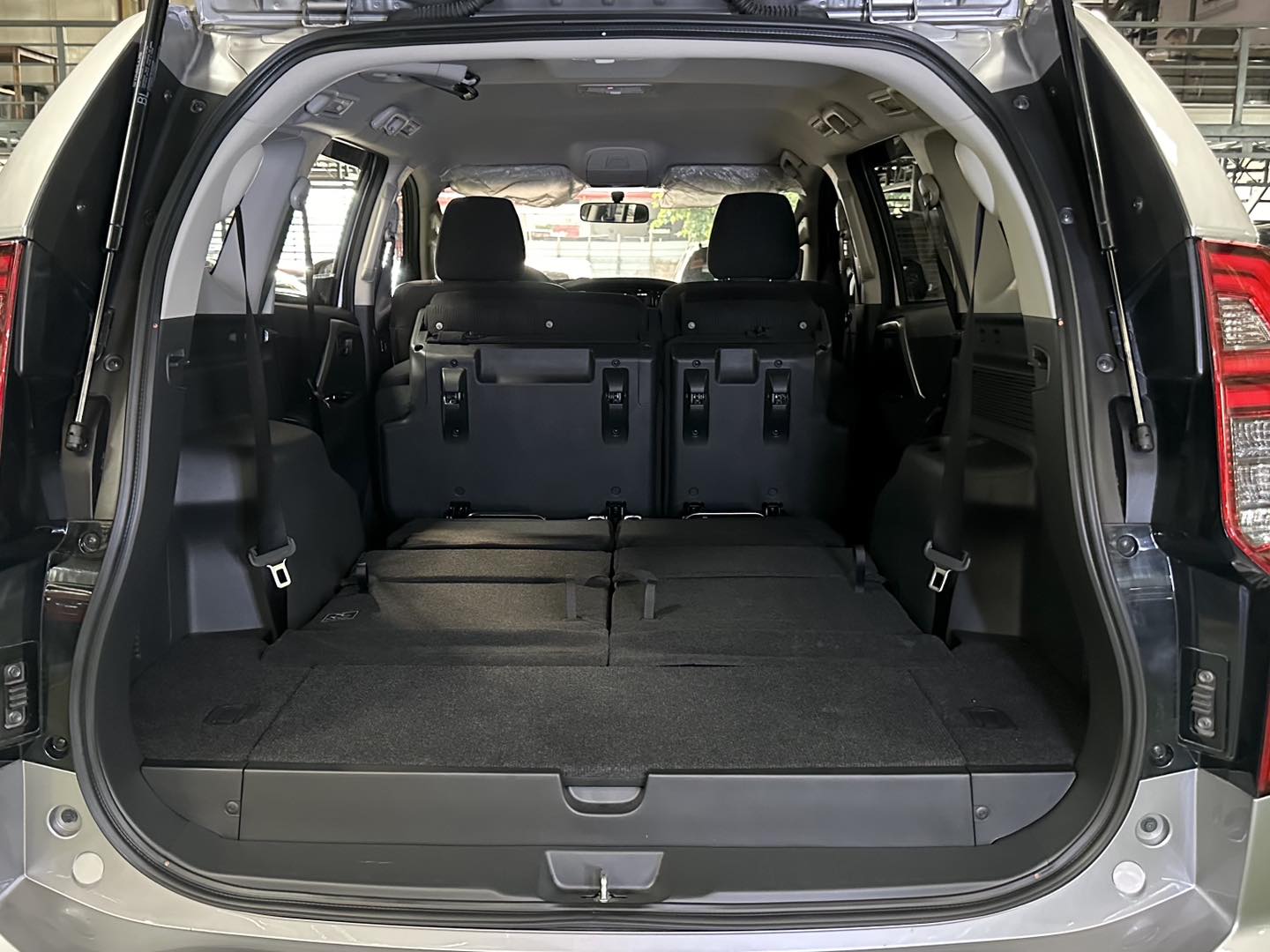 2025 MITSUBISHI MONTERO 2.4L GLX 4X2 MANUAL DIESEL - Image 3