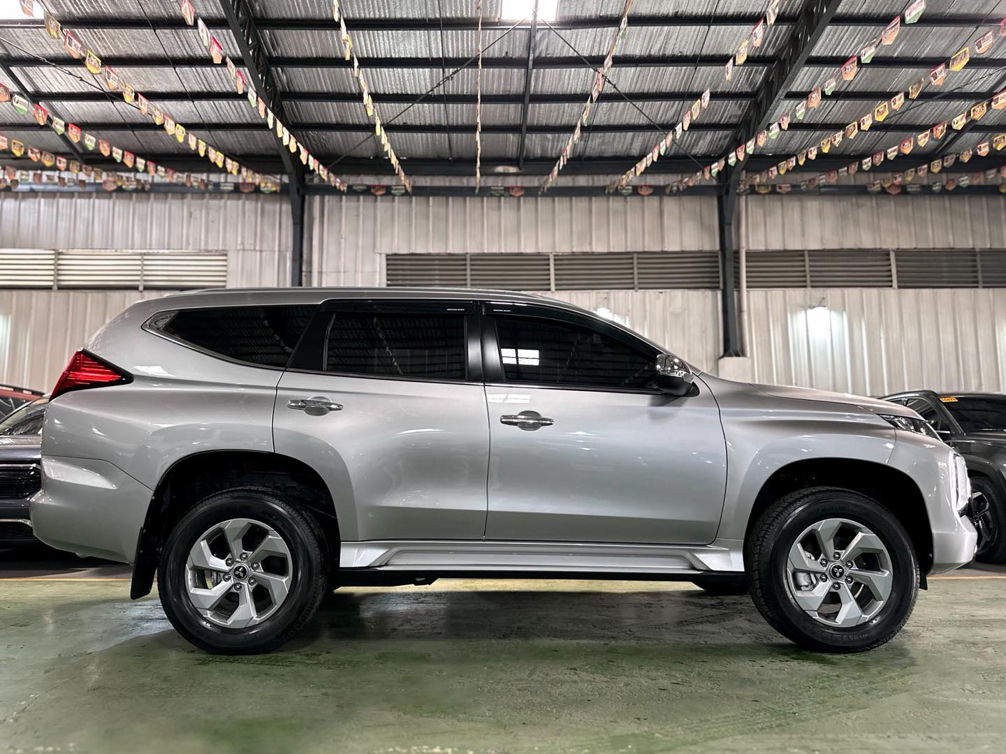 2025 MITSUBISHI MONTERO 2.4L GLX 4X2 MANUAL DIESEL - Image 9