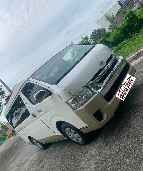 2017 TOYOTA HIACE GL GRANDIA AT DIESEL - Image 3