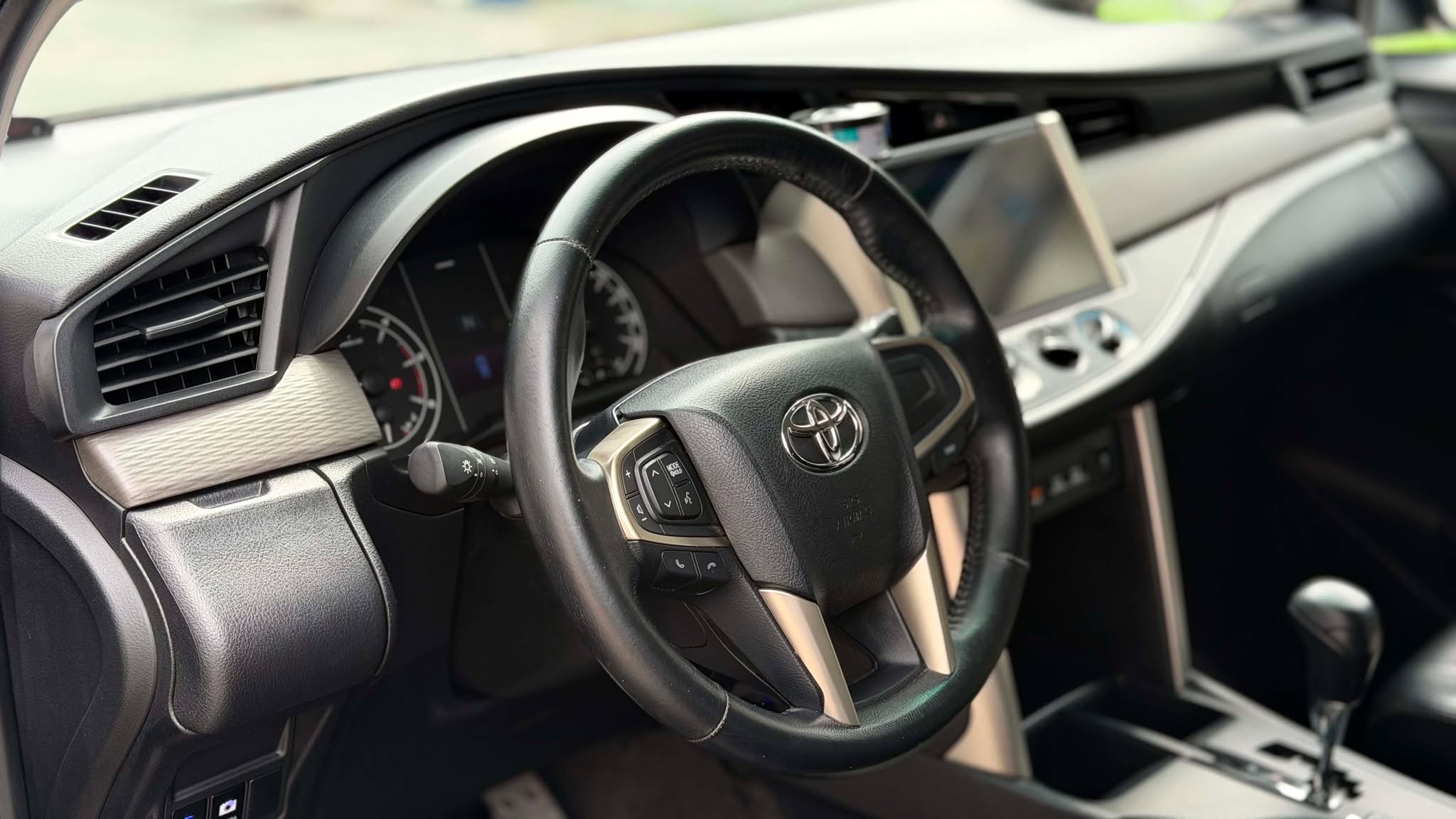 2021 TOYOTA INNOVA E 2.8 AT DIESEL (NEO2664) - Image 3