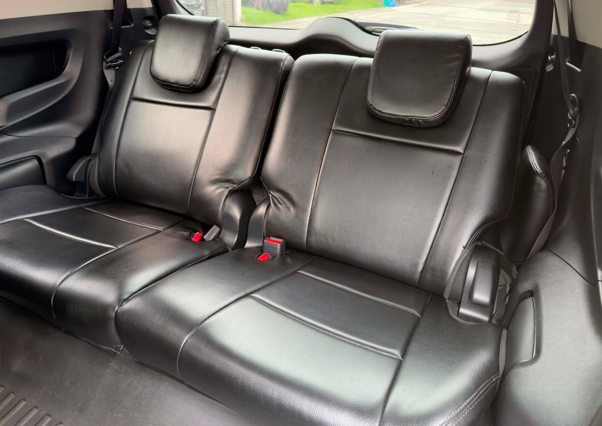 2021 TOYOTA INNOVA E 2.8 AT DIESEL (NEO2664) - Image 4