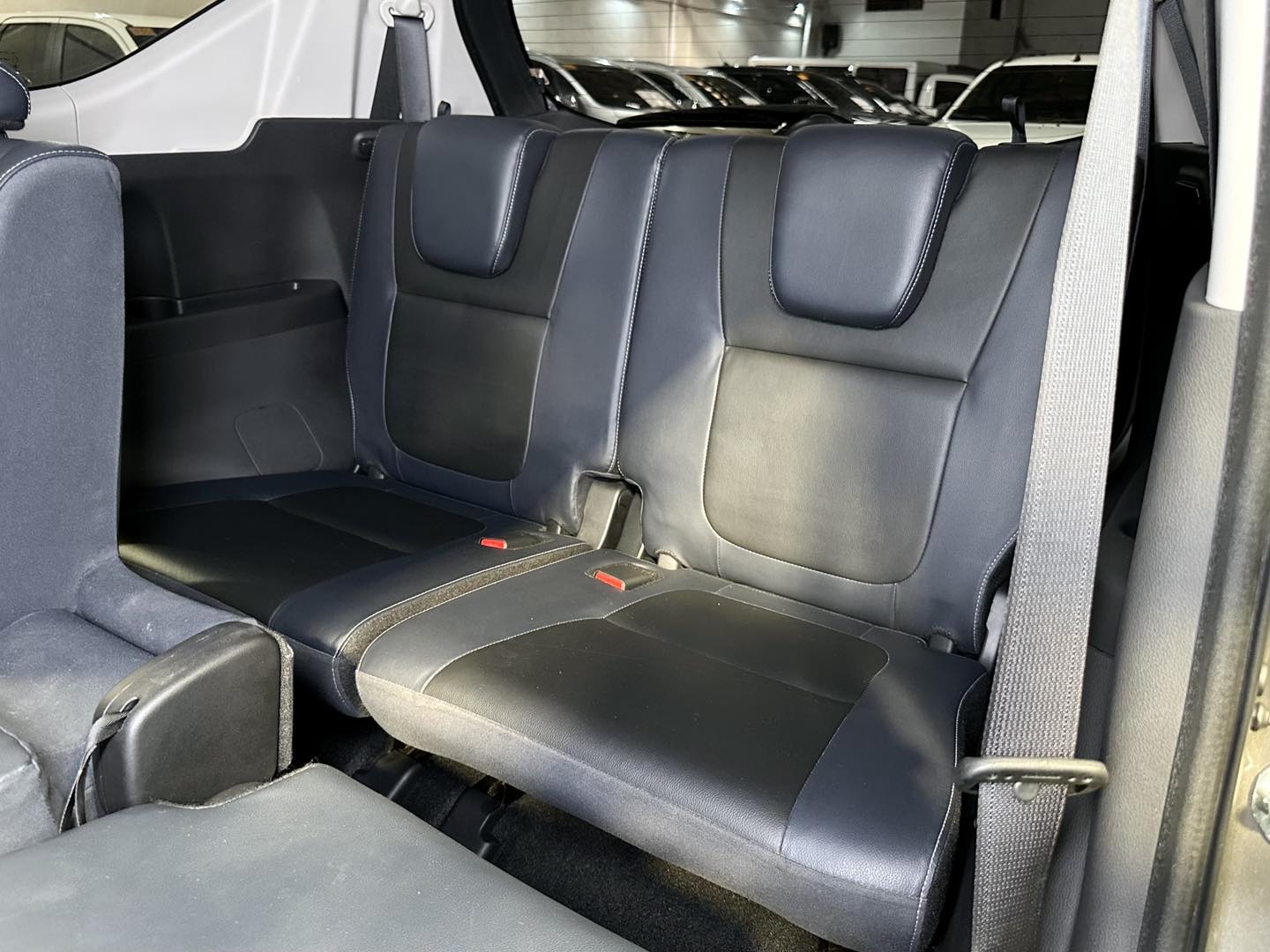 2025 MITSUBISHI XPANDER CROSS 1.5L AT GAS - Image 2