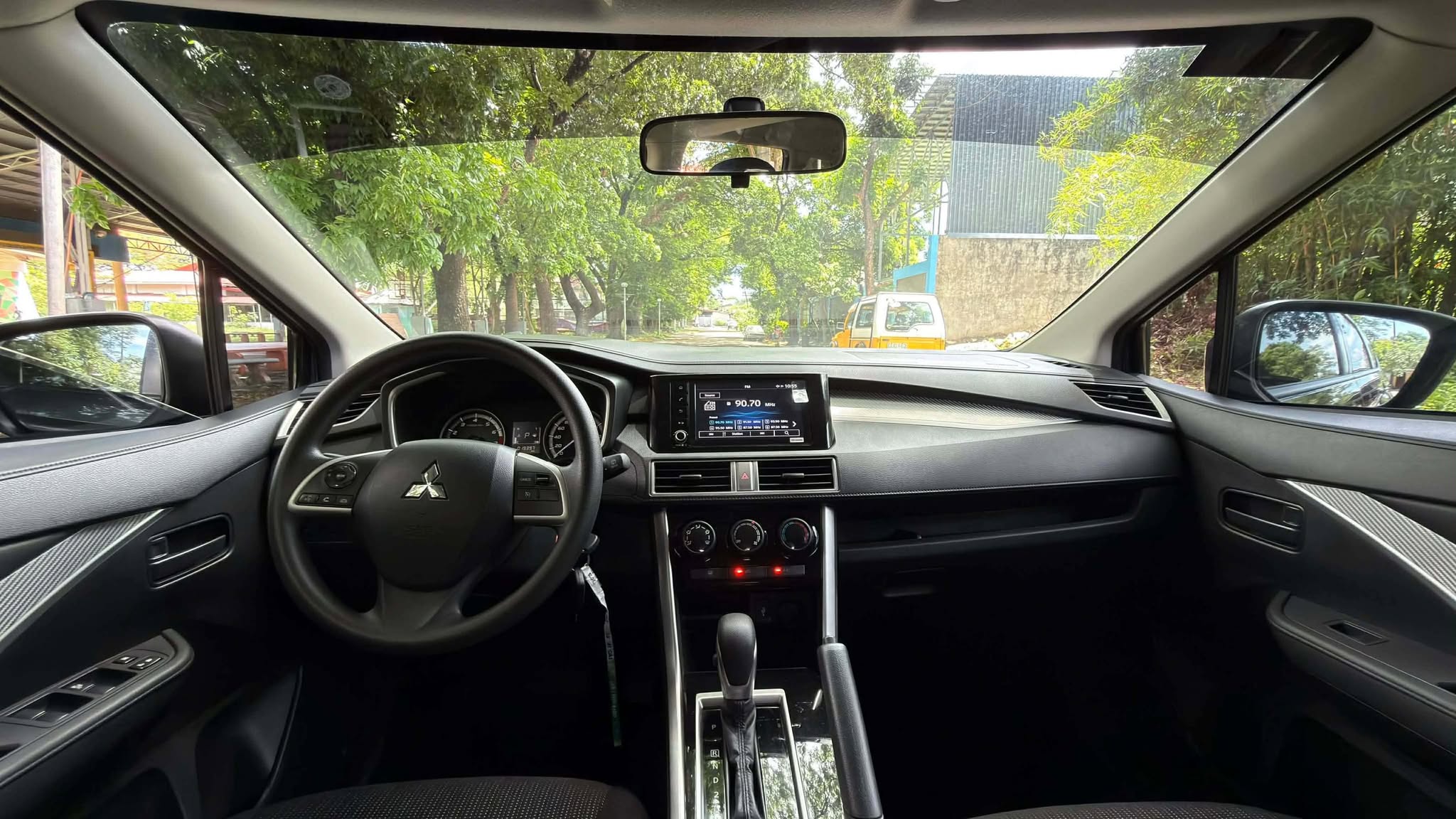 2025 MITSUBISHI XPANDER GLX AT GAS (NJK7402) - Image 5