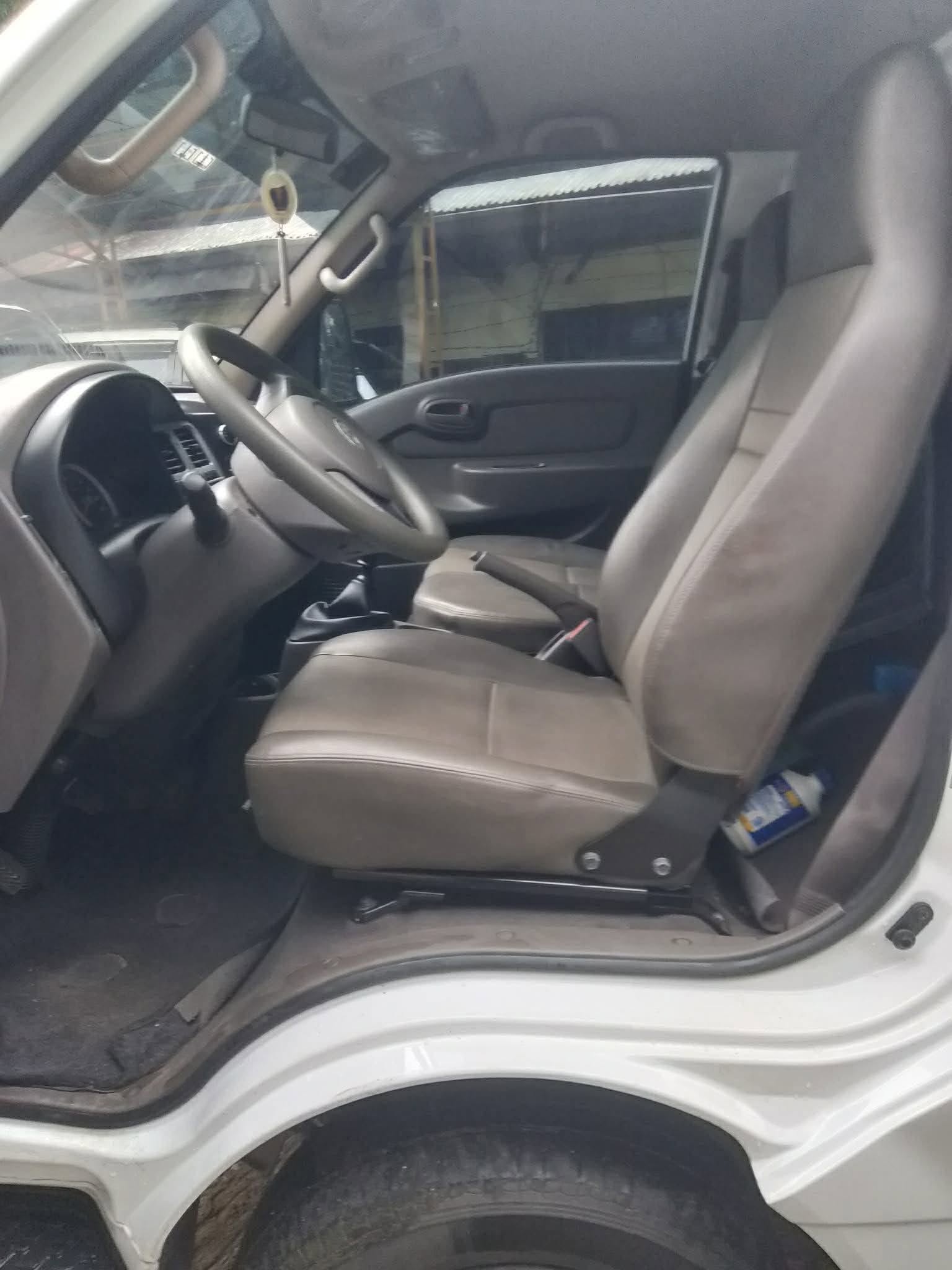 2024 HYUNDAI H100 MANUAL DIESEL - Image 4