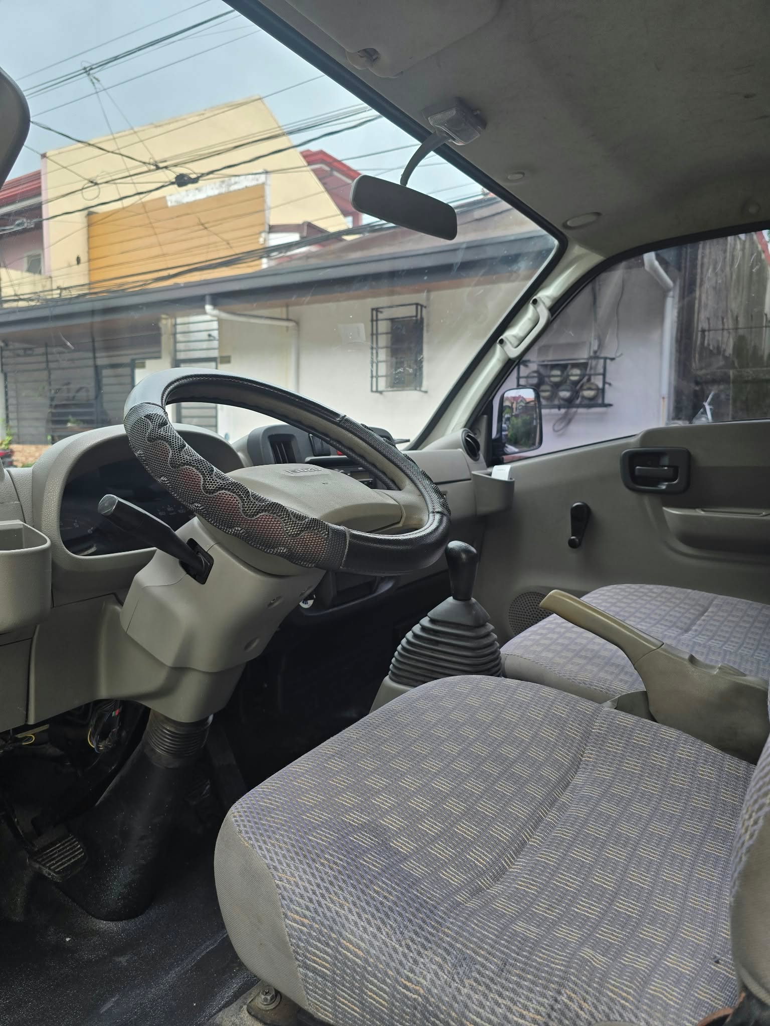 2022 ISUZU TRAVIZ MANUAL DIESEL - Image 8