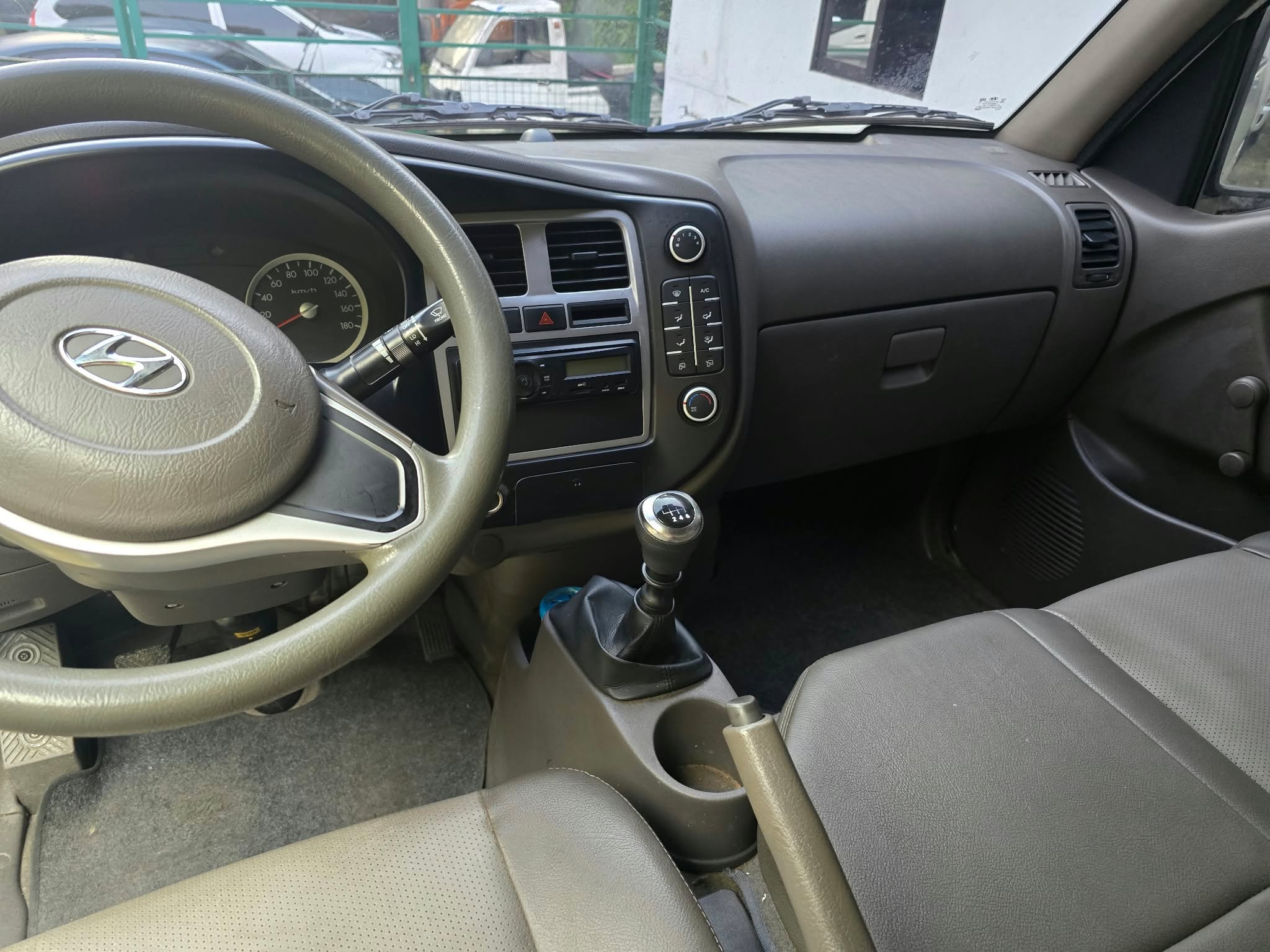 2023 HYUNDAI H100 MANUAL DIESEL - Image 3