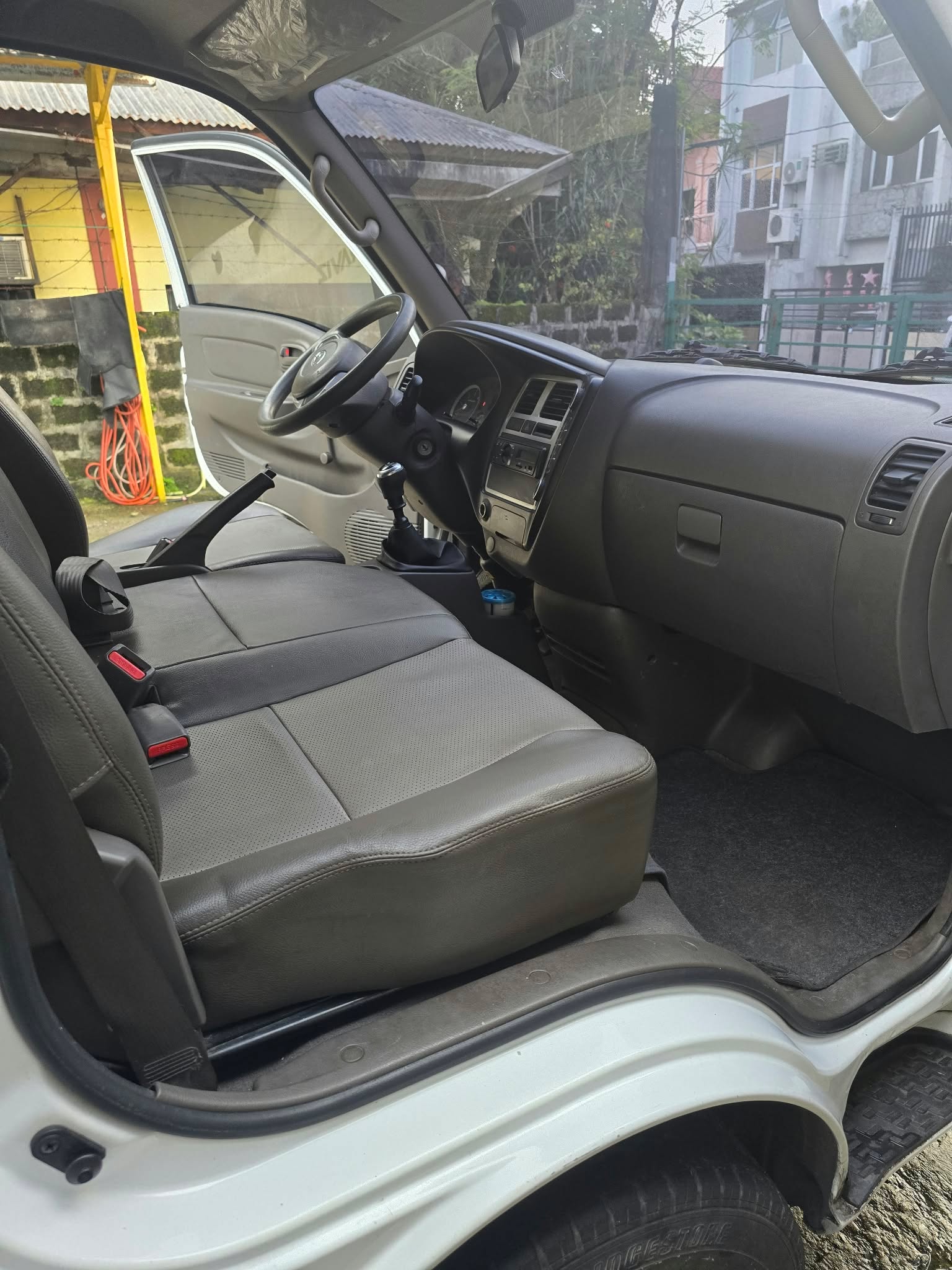 2023 HYUNDAI H100 MANUAL DIESEL - Image 4