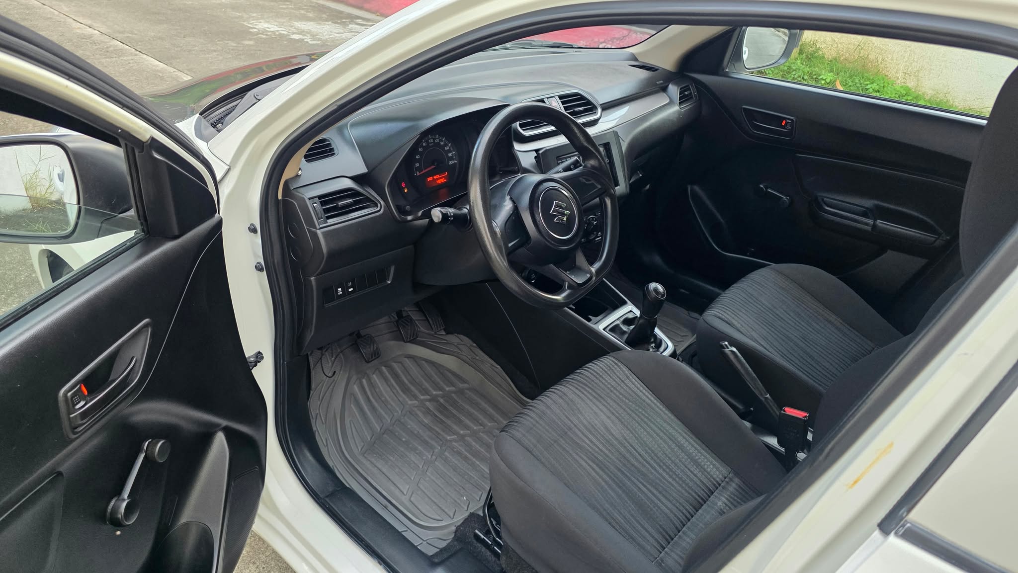 2024 SUZUKI DZIRE MANUAL GAS - Image 2