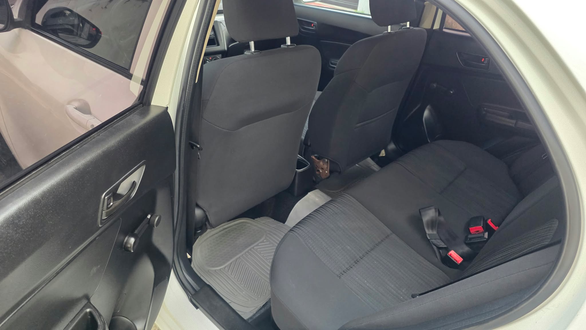 2024 SUZUKI DZIRE MANUAL GAS - Image 4