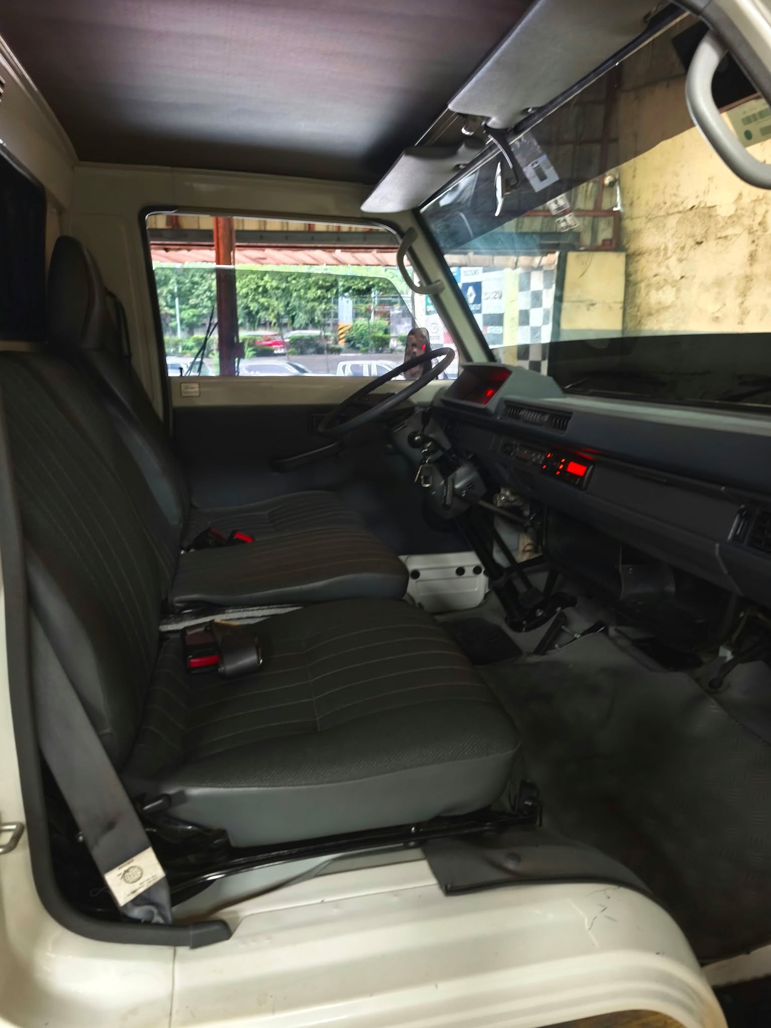 2023 MITSUBISHI L300 EXCEED MANUAL DIESEL (NIP1409) - Image 2