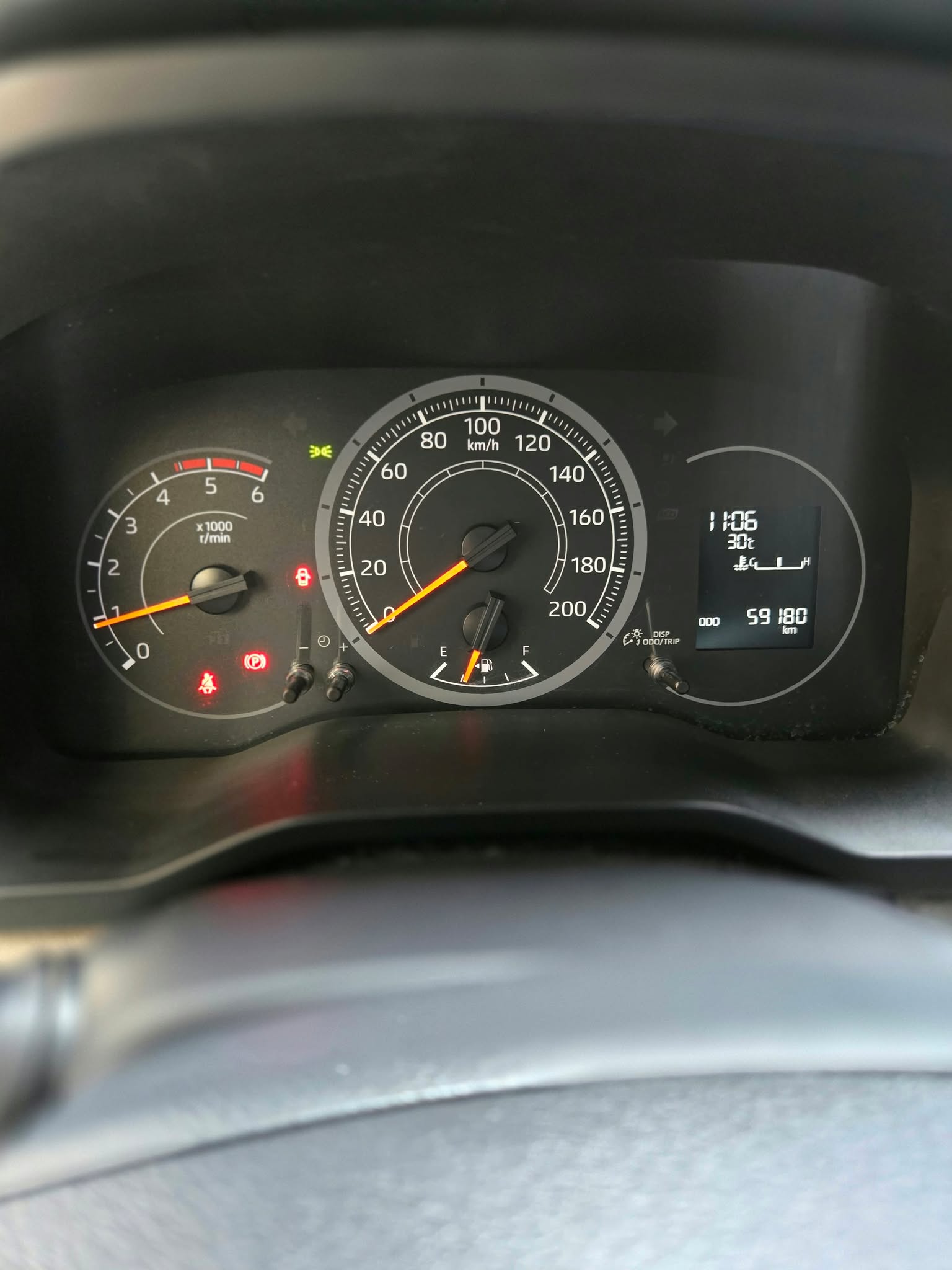 2020 TOYOTA HIACE COMMUTER DELUXE MANUAL DIESEL (NGG7284) - Image 6