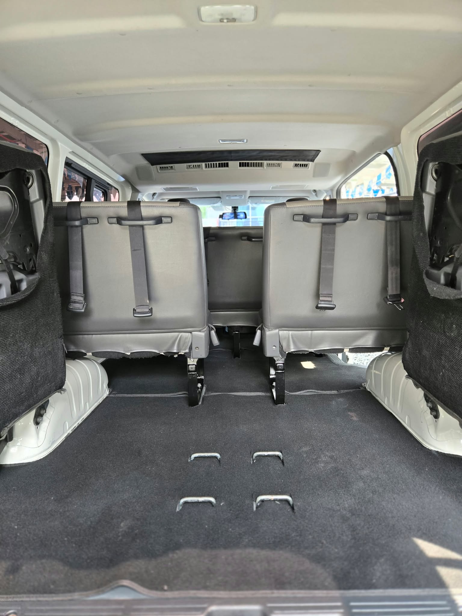 2020 TOYOTA HIACE COMMUTER DELUXE MANUAL DIESEL (NGG7284) - Image 14