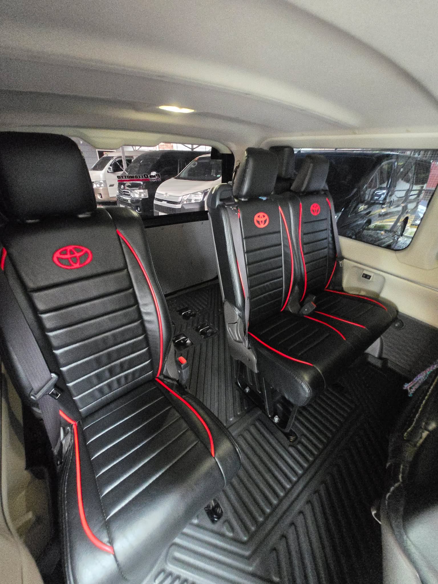 2019 TOYOTA HIACE GL GRANDIA 2.8L MANUAL DIESEL (DAN8521) - Image 3