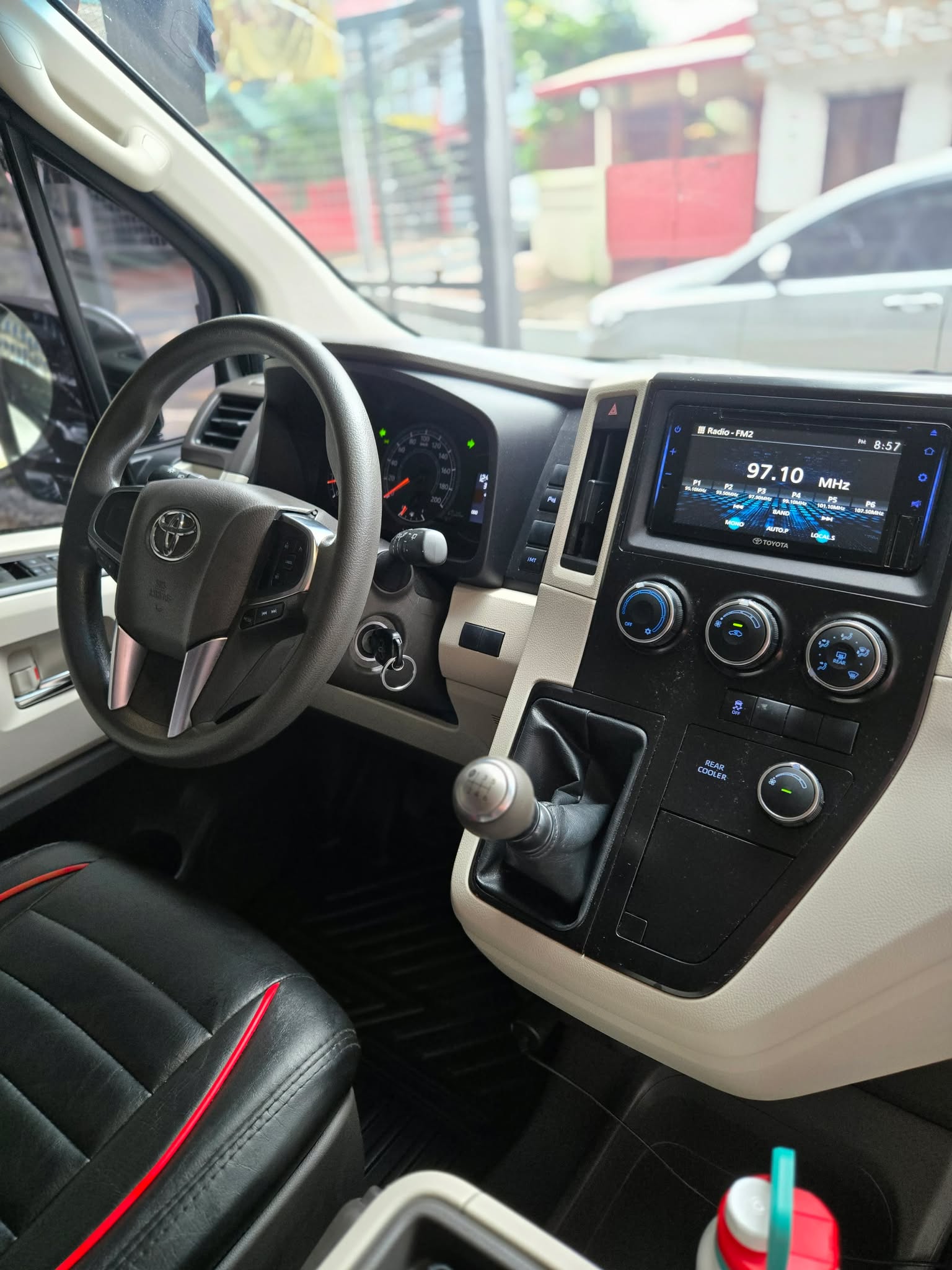 2019 TOYOTA HIACE GL GRANDIA 2.8L MANUAL DIESEL (DAN8521) - Image 10