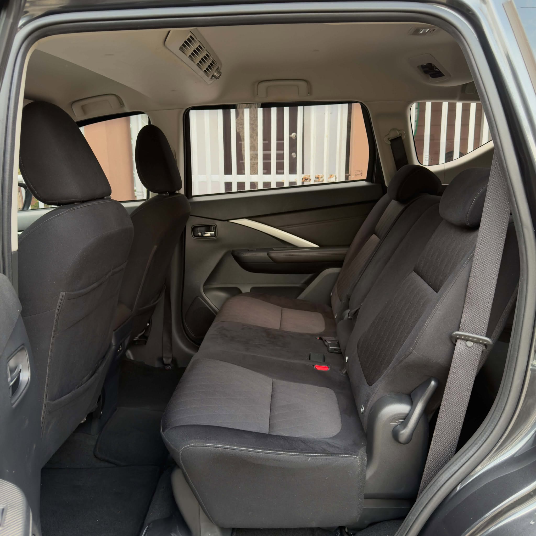 2025 MITSUBISHI XPANDER GLS AT GAS (NKP8917) - Image 3