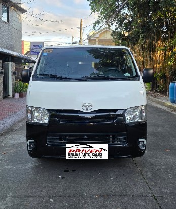 2022 TOYOTA HIACE COMMUTER 2.8L MANUAL DIESEL - Image 1