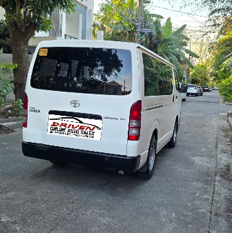 2022 TOYOTA HIACE COMMUTER 2.8L MANUAL DIESEL - Image 3
