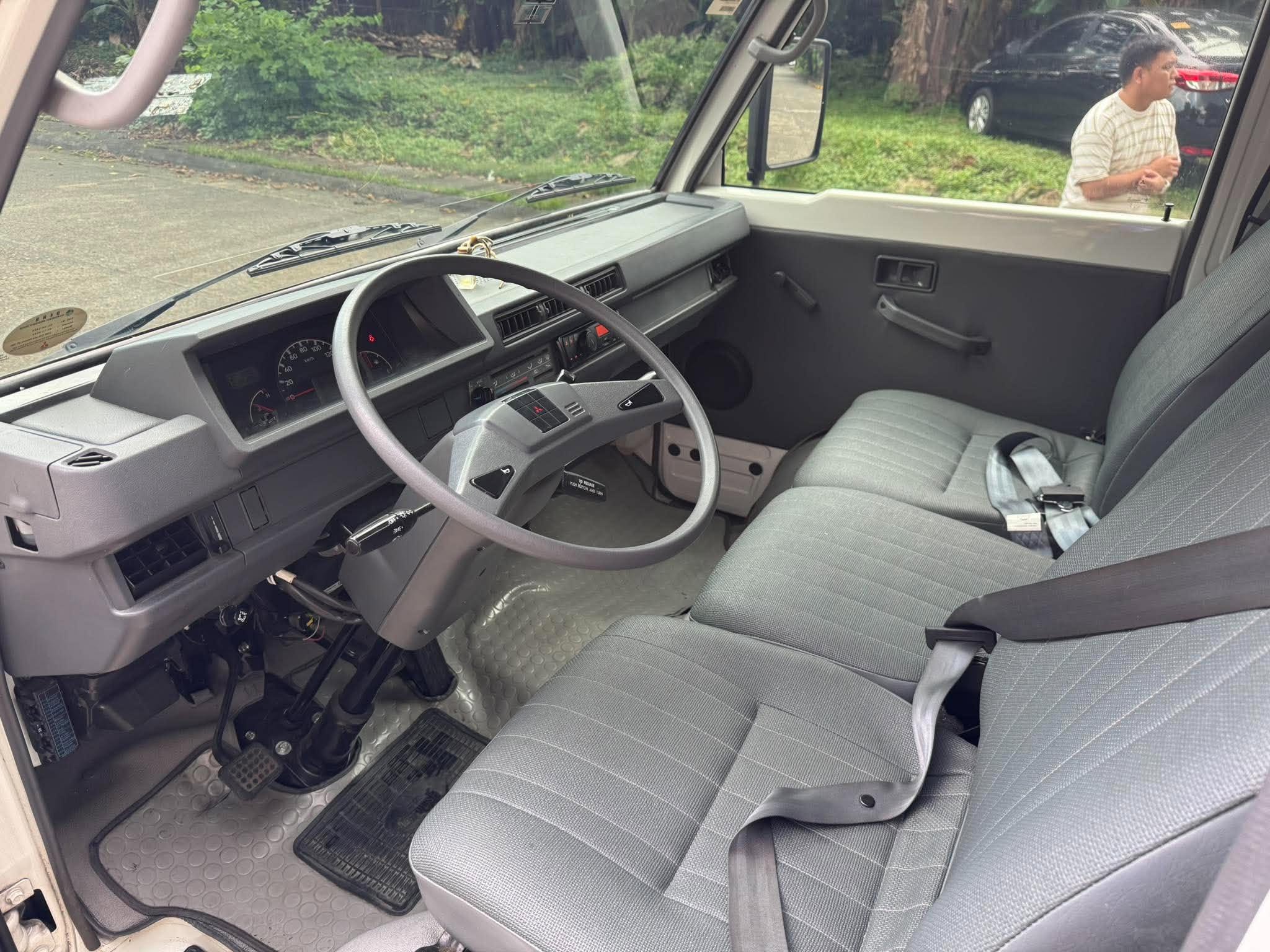 2025 MITSUBISHI L300 FB BODY MANUAL DIESEL (NKH2835) - Image 3
