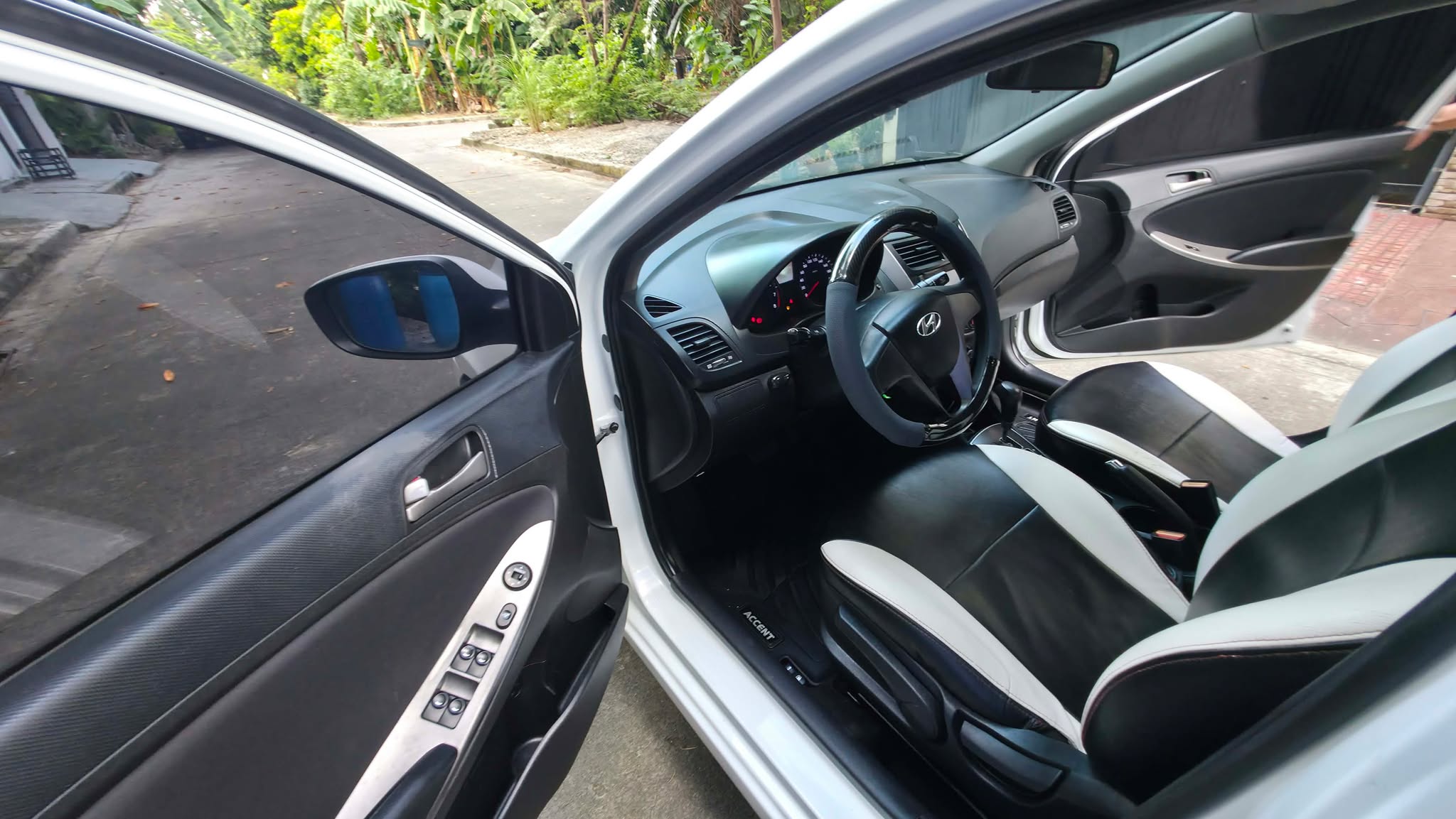 2016 HYUNDAI ACCENT 1.4 E AT GAS - Image 5