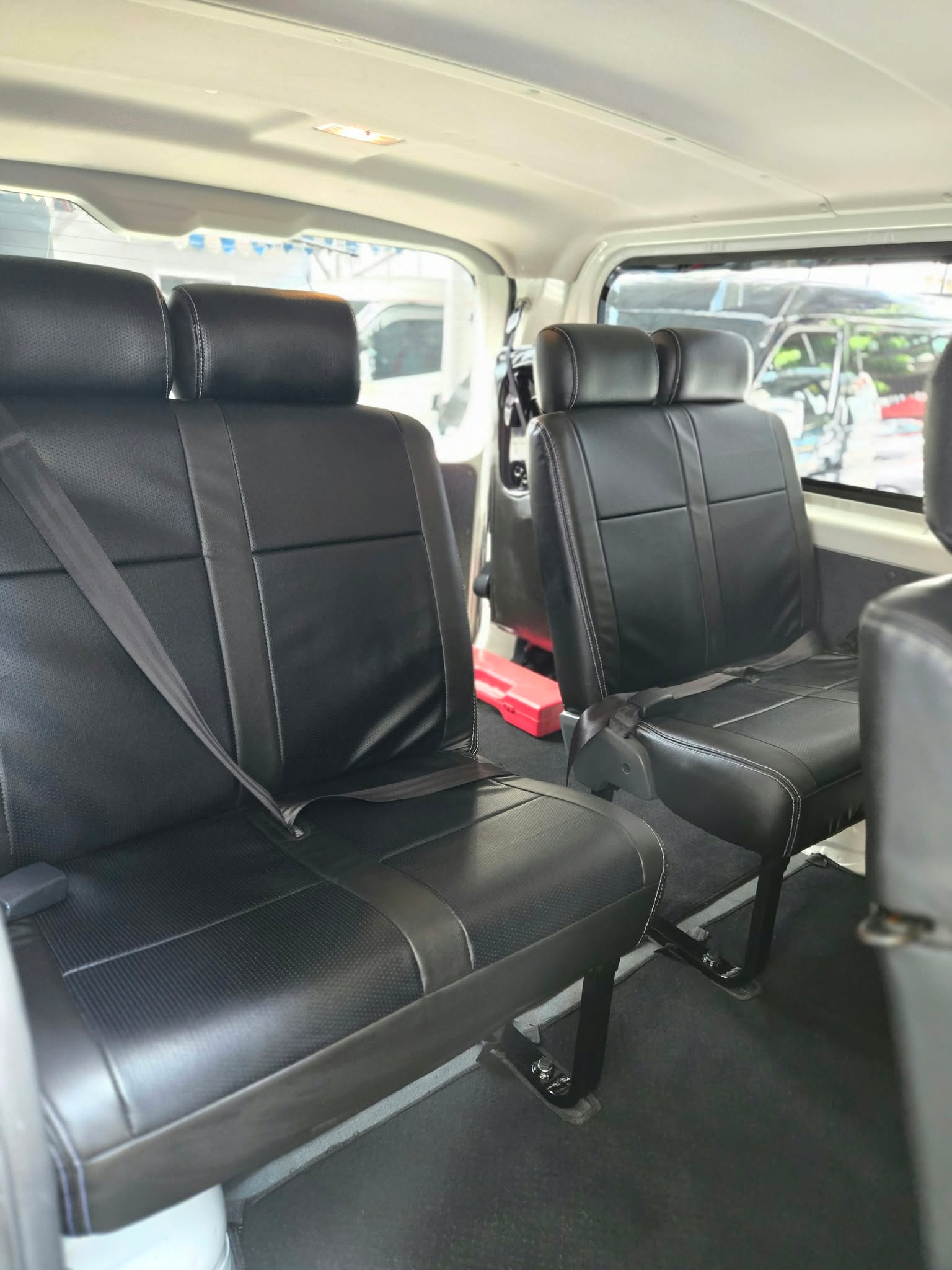 2020 TOYOTA HIACE COMMUTER DELUXE 2.8 MANUAL DIESEL (NFY7412) - Image 5