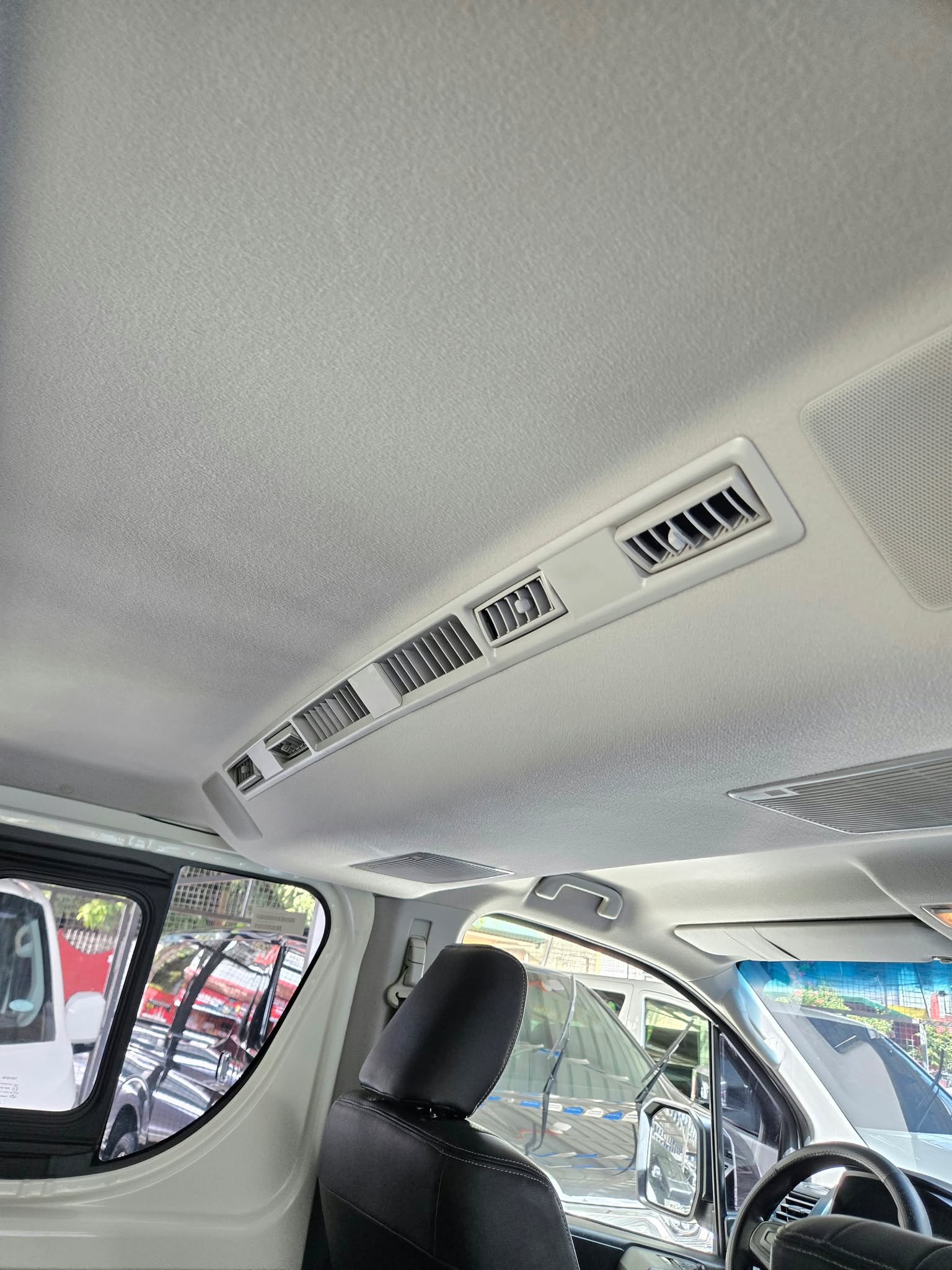 2020 TOYOTA HIACE COMMUTER DELUXE 2.8 MANUAL DIESEL (NFY7412) - Image 7