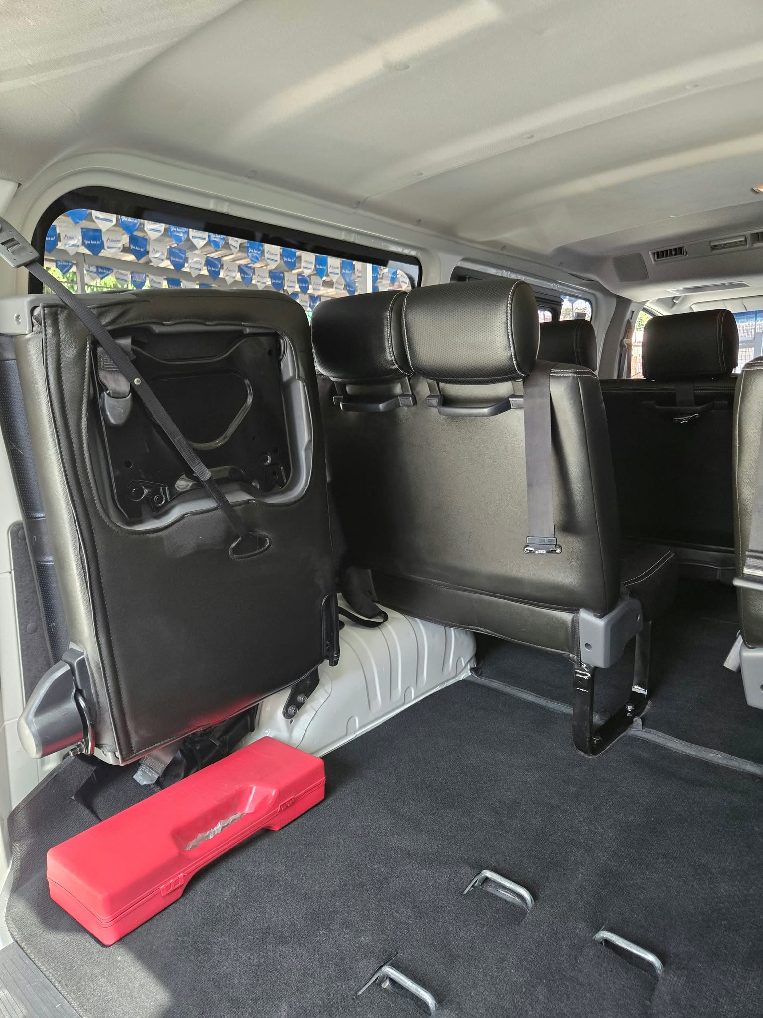 2020 TOYOTA HIACE COMMUTER DELUXE 2.8 MANUAL DIESEL (NFY7412) - Image 8