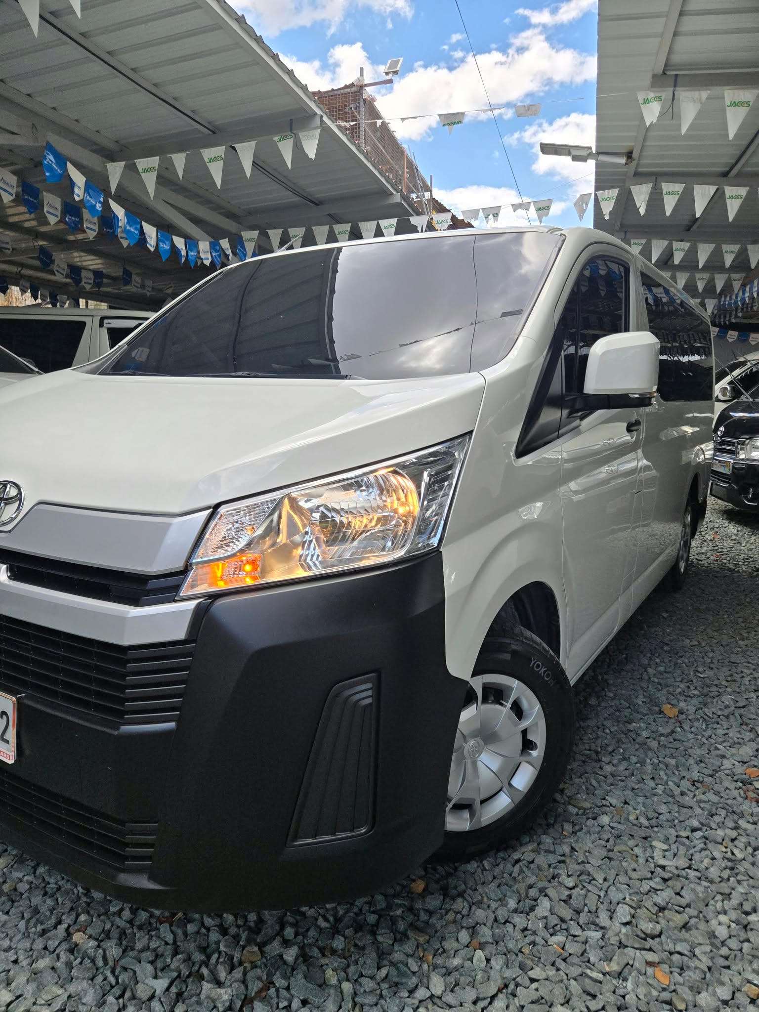 2020 TOYOTA HIACE COMMUTER DELUXE 2.8 MANUAL DIESEL (NFY7412) - Image 9