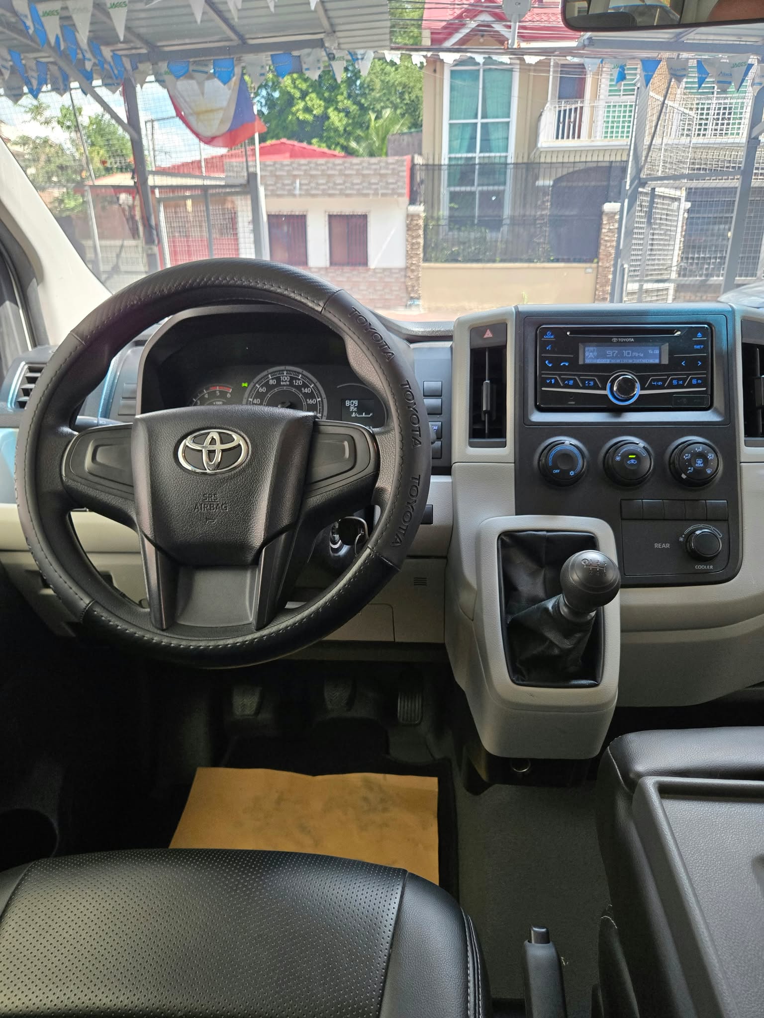 2020 TOYOTA HIACE COMMUTER DELUXE 2.8 MANUAL DIESEL (NFY7412) - Image 12