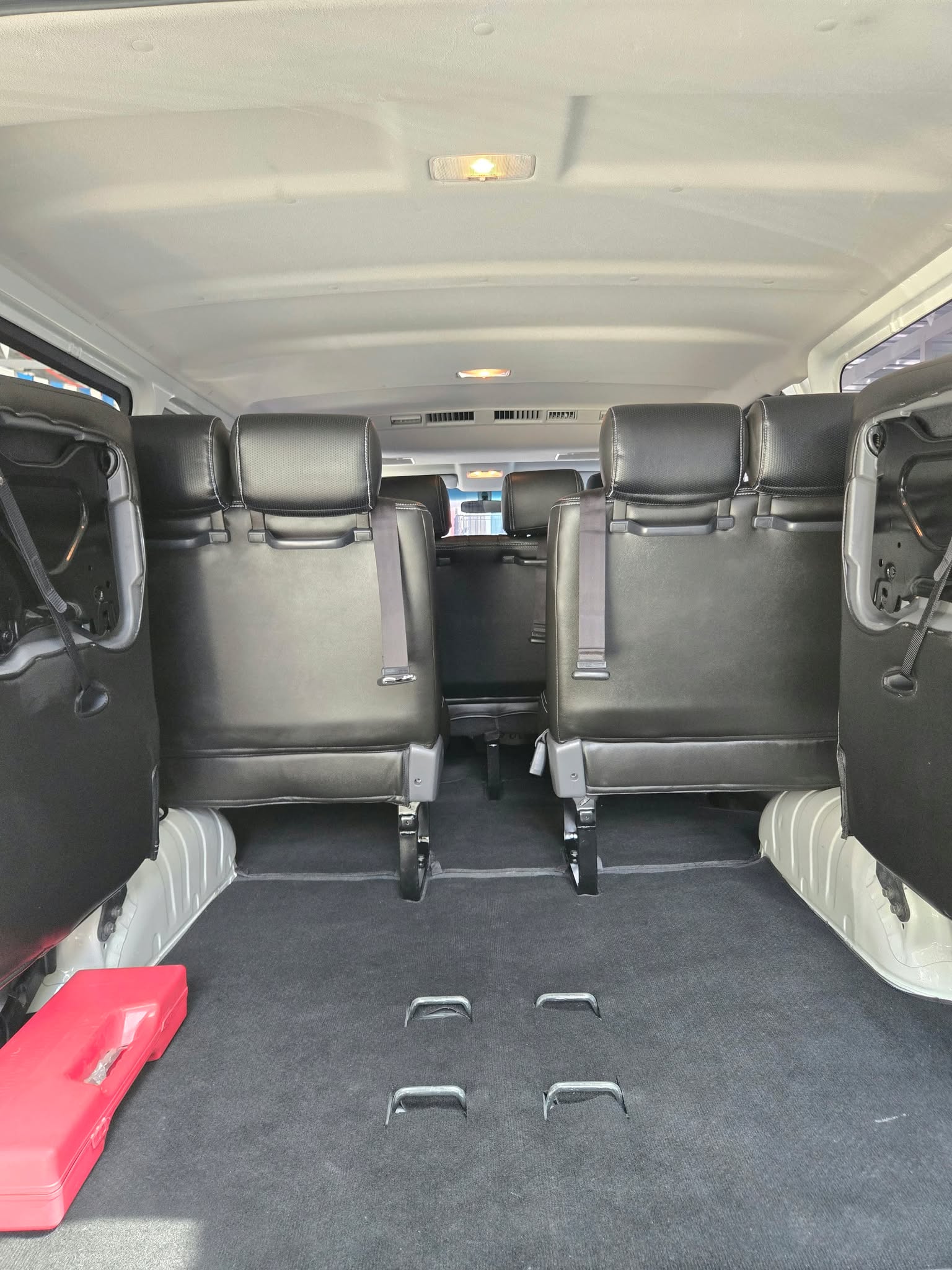 2020 TOYOTA HIACE COMMUTER DELUXE 2.8 MANUAL DIESEL (NFY7412) - Image 15