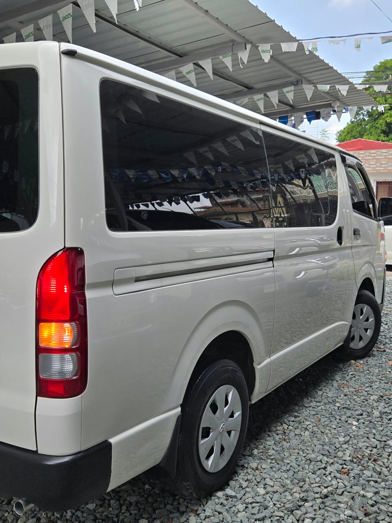 2023 TOYOTA HIACE COMMUTER 3.0 MANUAL DIESEL (NFP6572) - Image 6