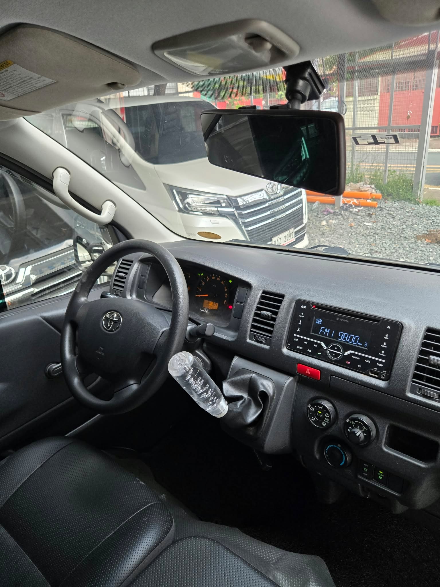 2023 TOYOTA HIACE COMMUTER 3.0 MANUAL DIESEL (NFP6572) - Image 8